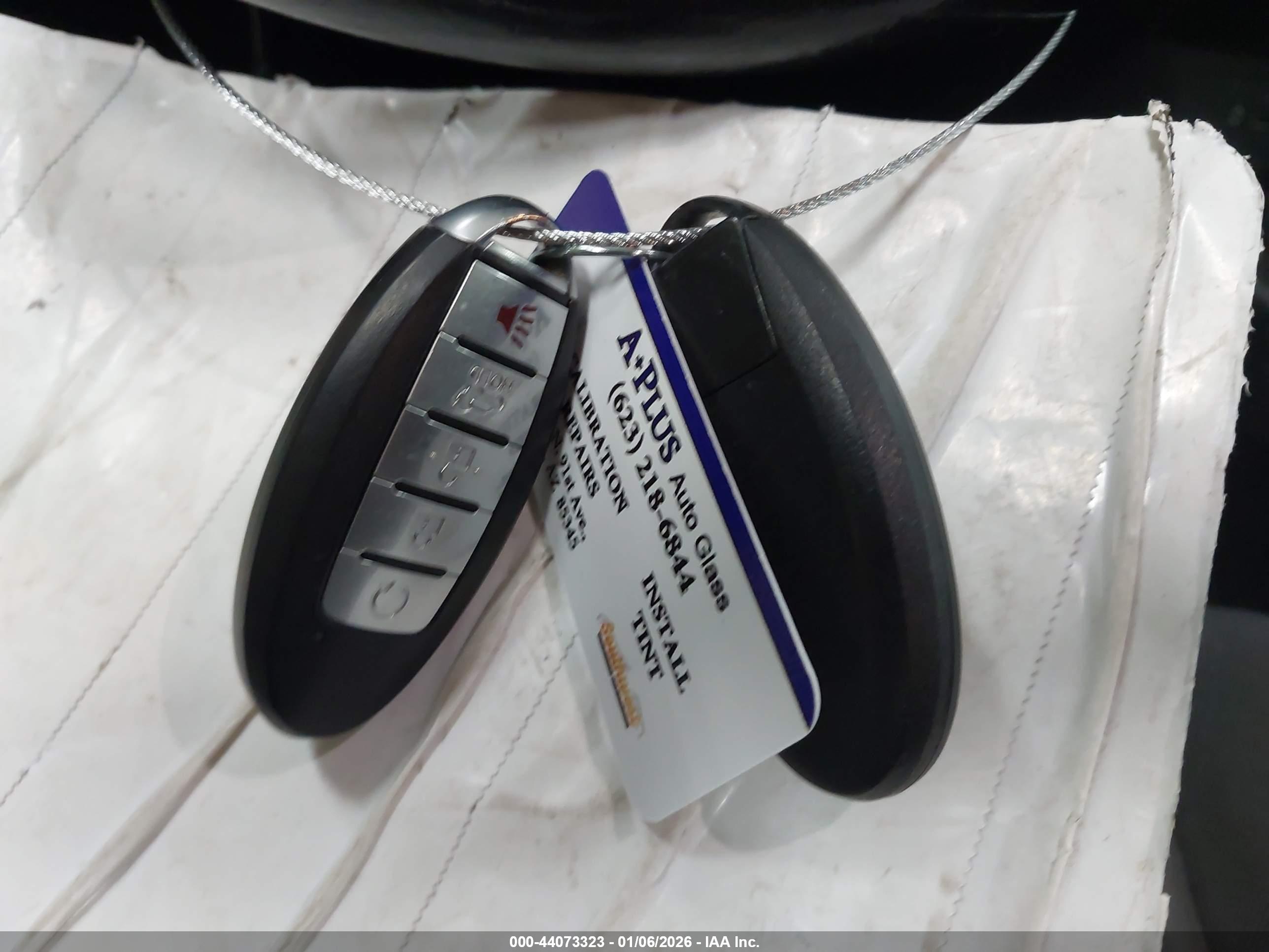 NISSAN ROGUE image 11