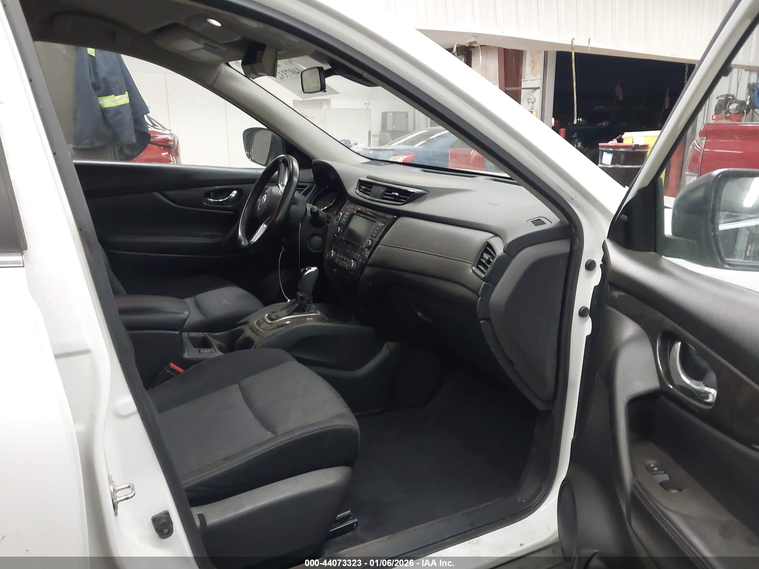 NISSAN ROGUE image 5