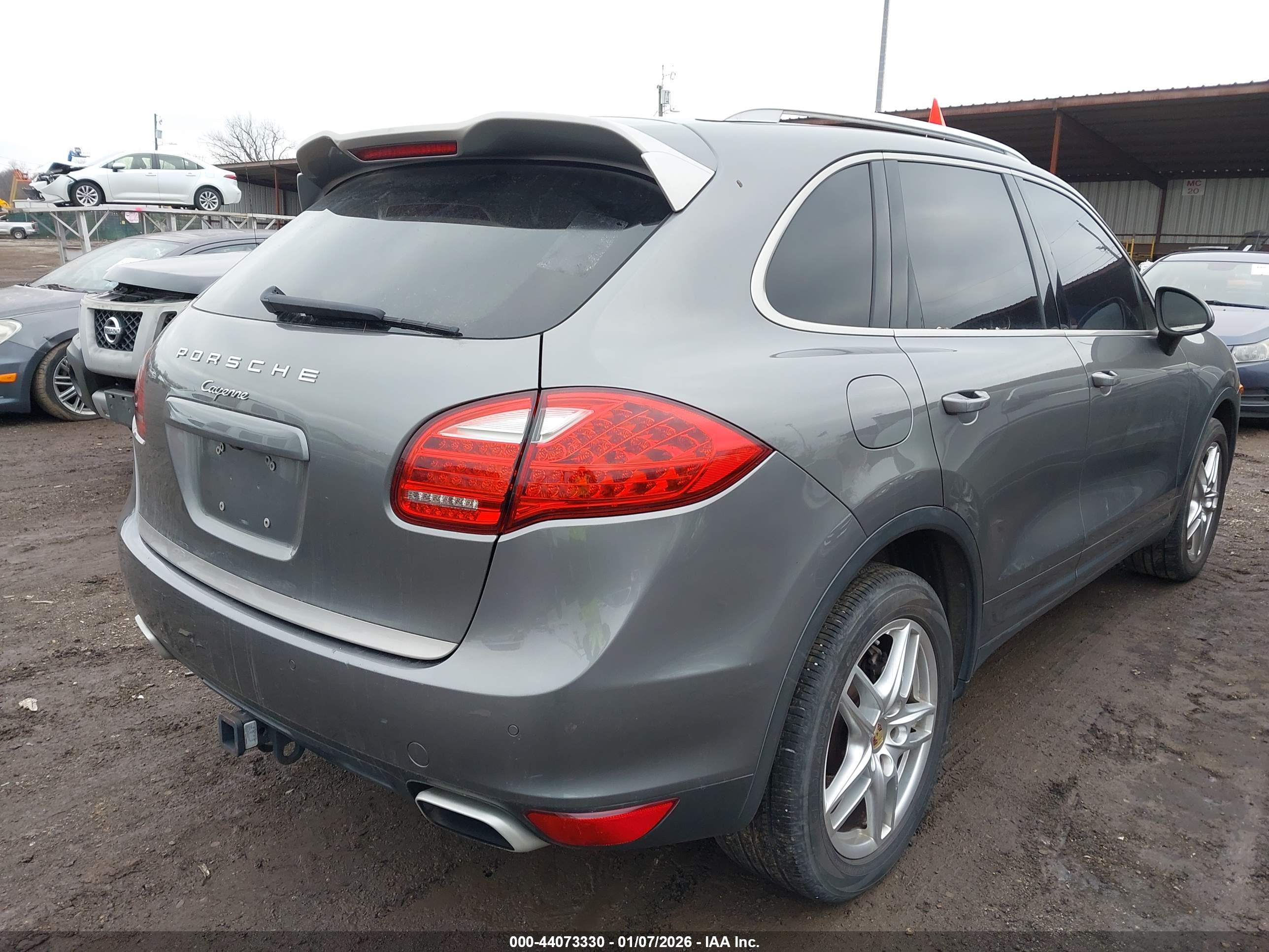 PORSCHE CAYENNE image 4