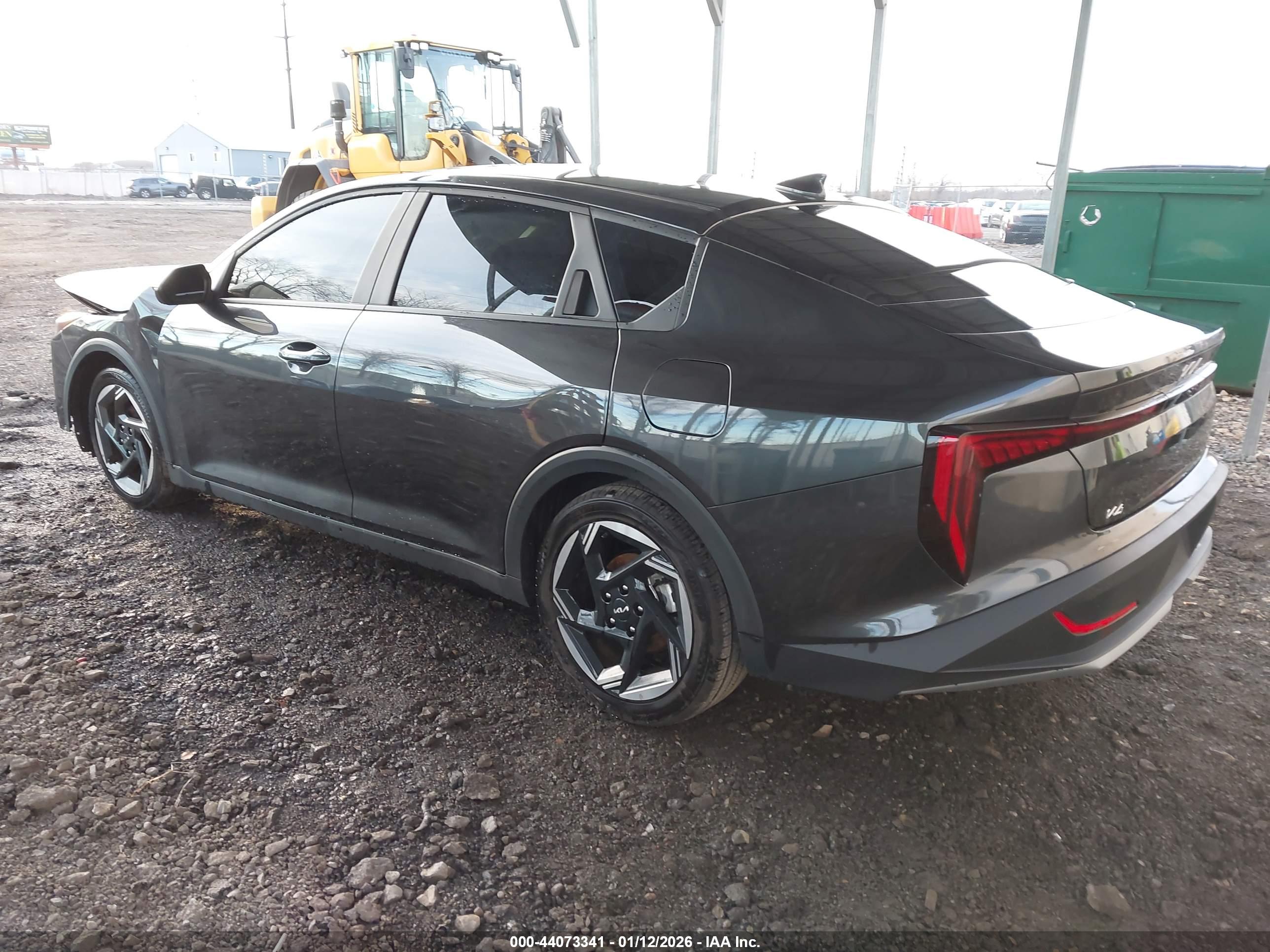 KIA K4 image 3