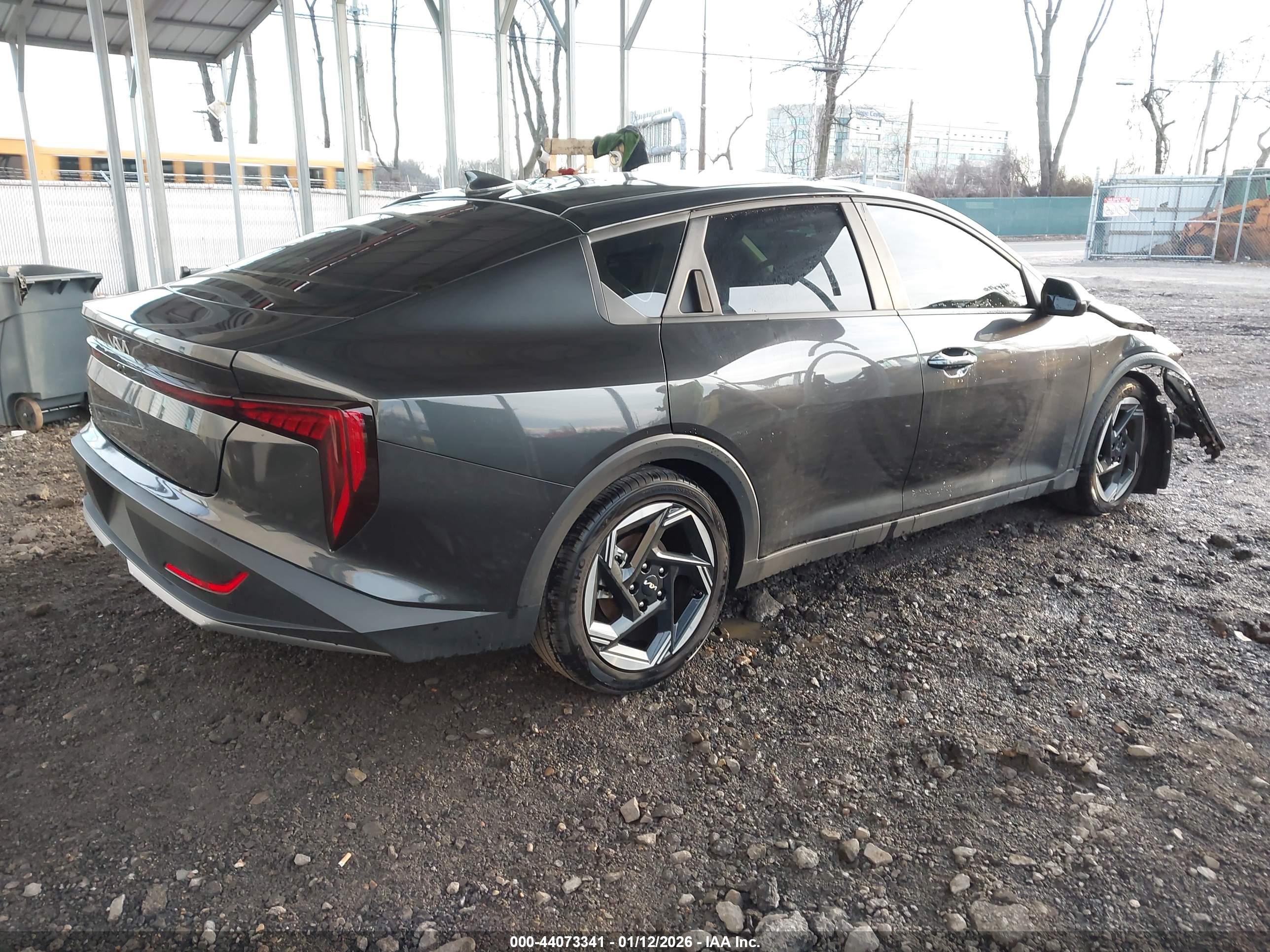 KIA K4 image 4