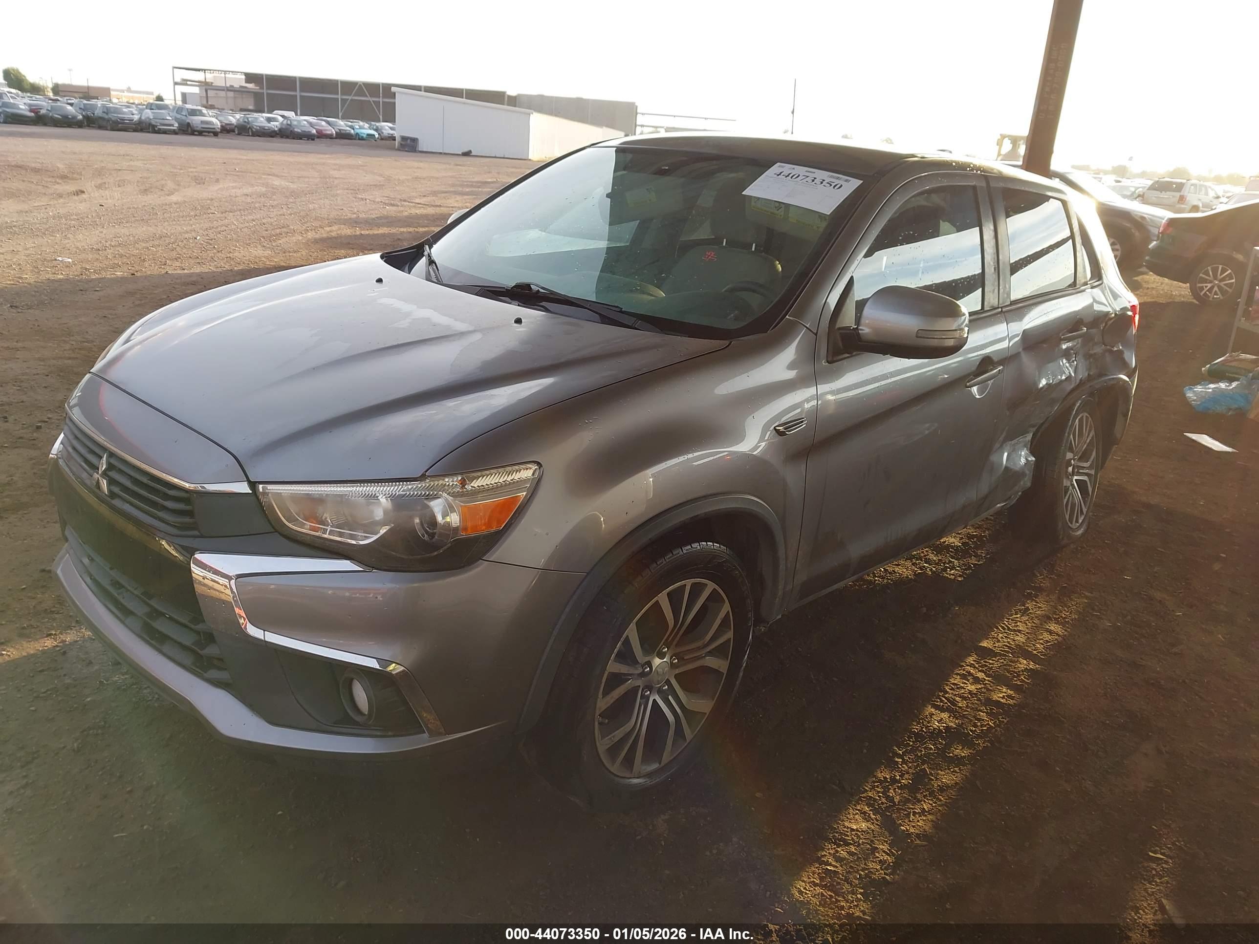 MITSUBISHI OUTLANDER image 2