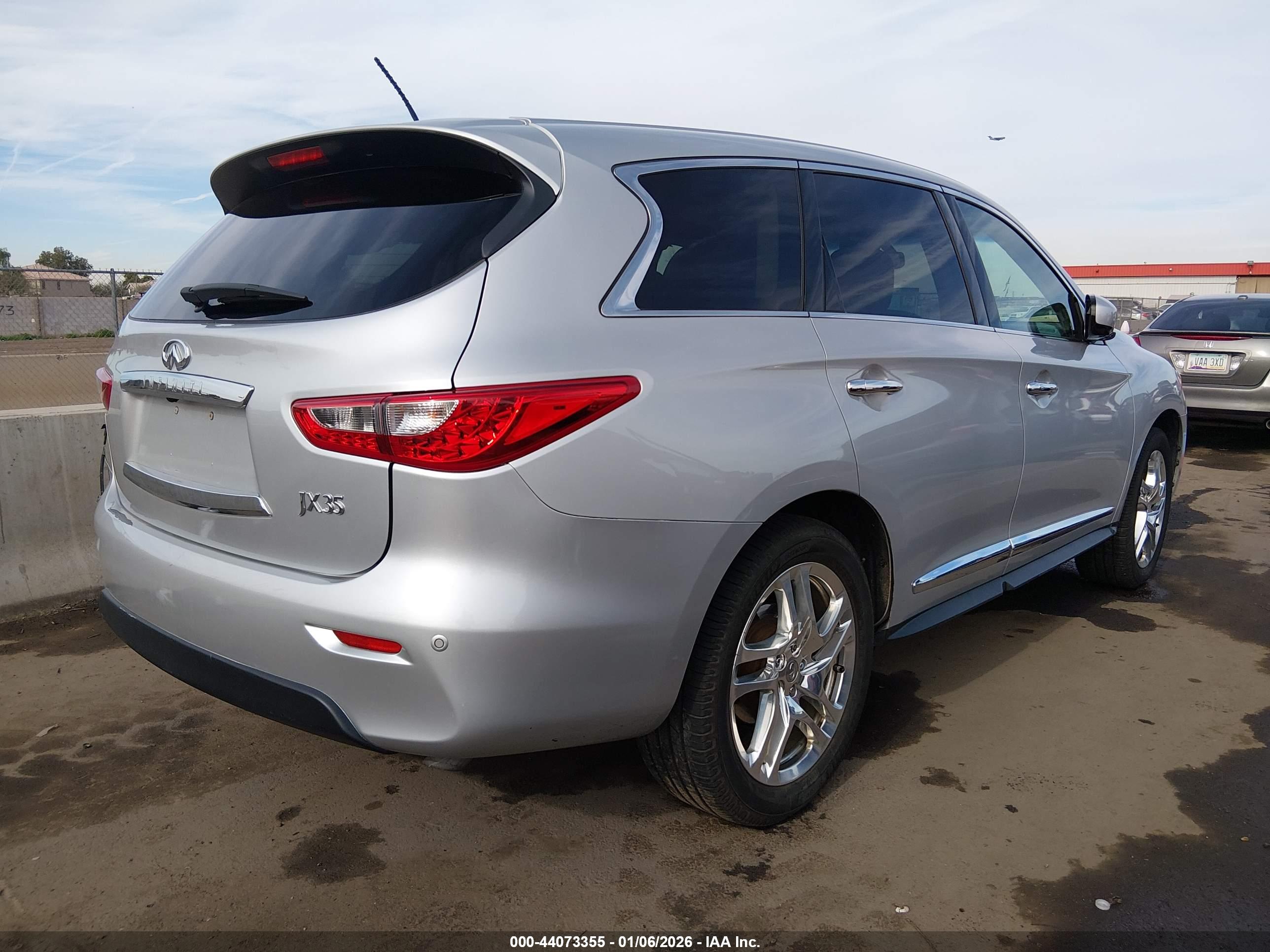 INFINITI JX35 image 4