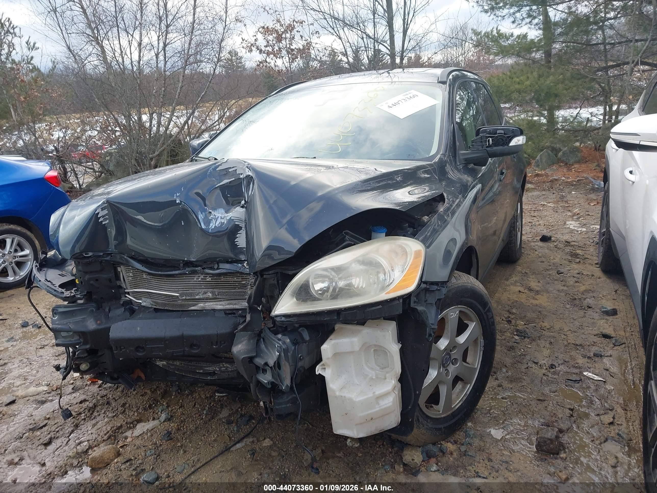 VOLVO XC60 image 2