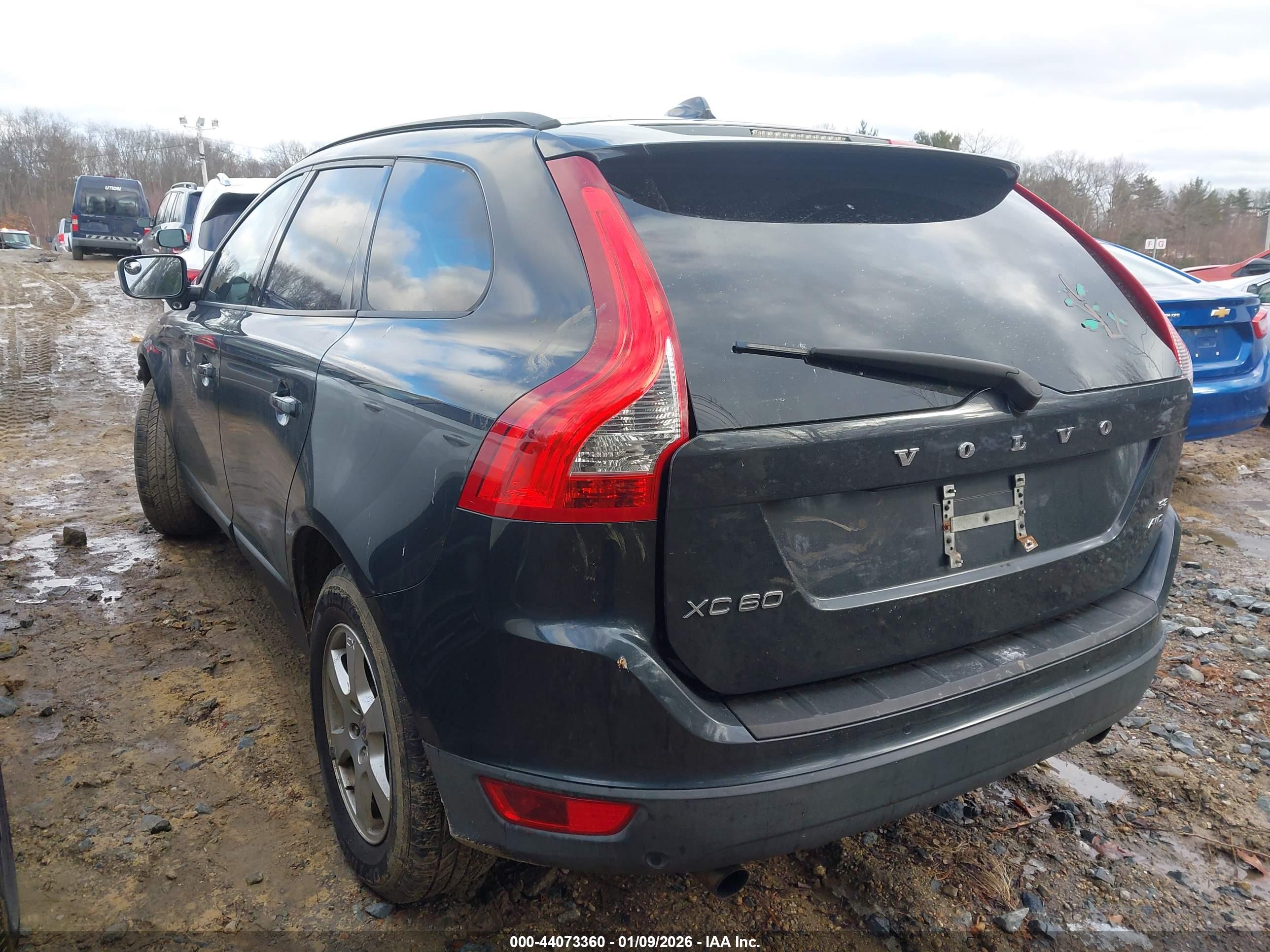 VOLVO XC60 image 3