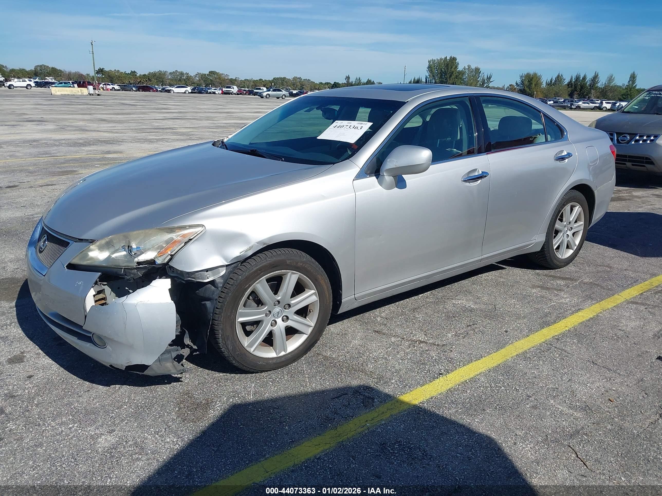 LEXUS ES image 2