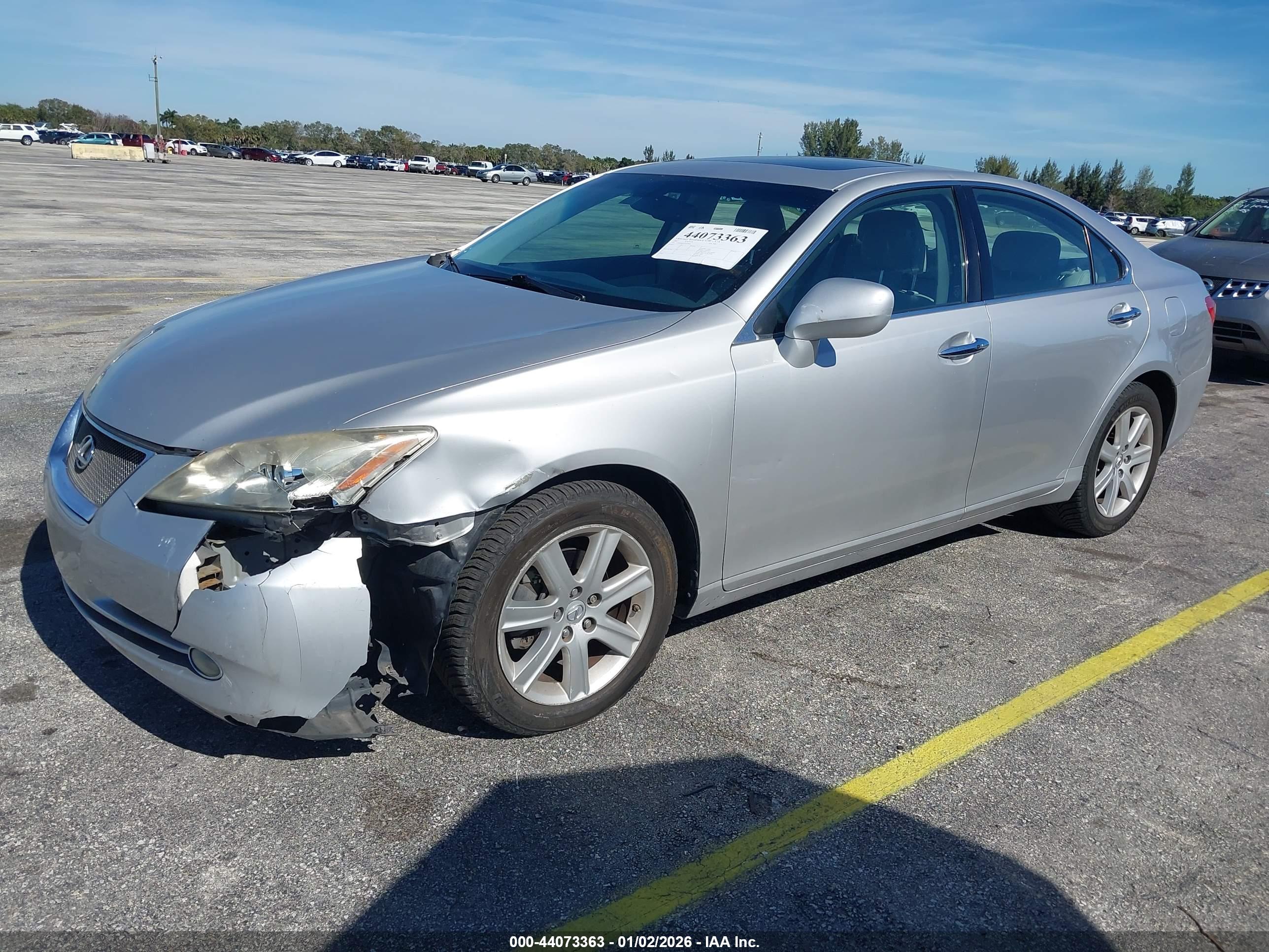LEXUS ES image 6