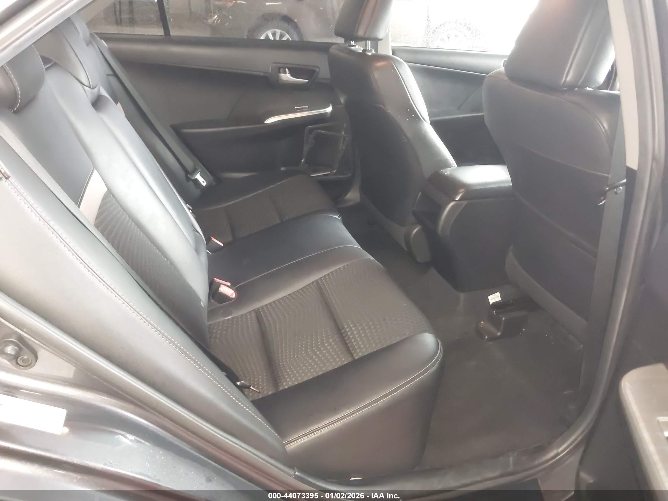 TOYOTA CAMRY image 8