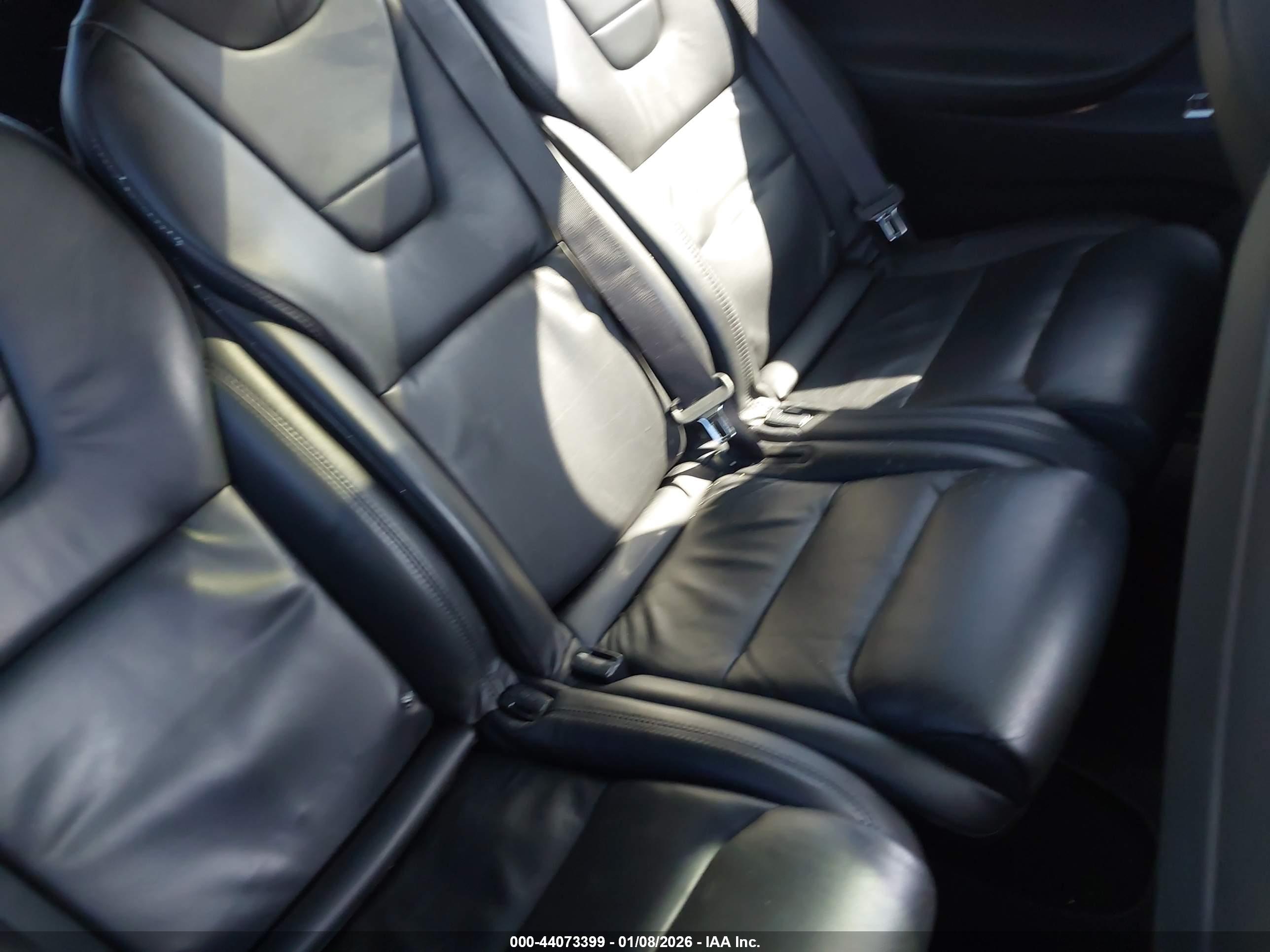TESLA MODEL image 8
