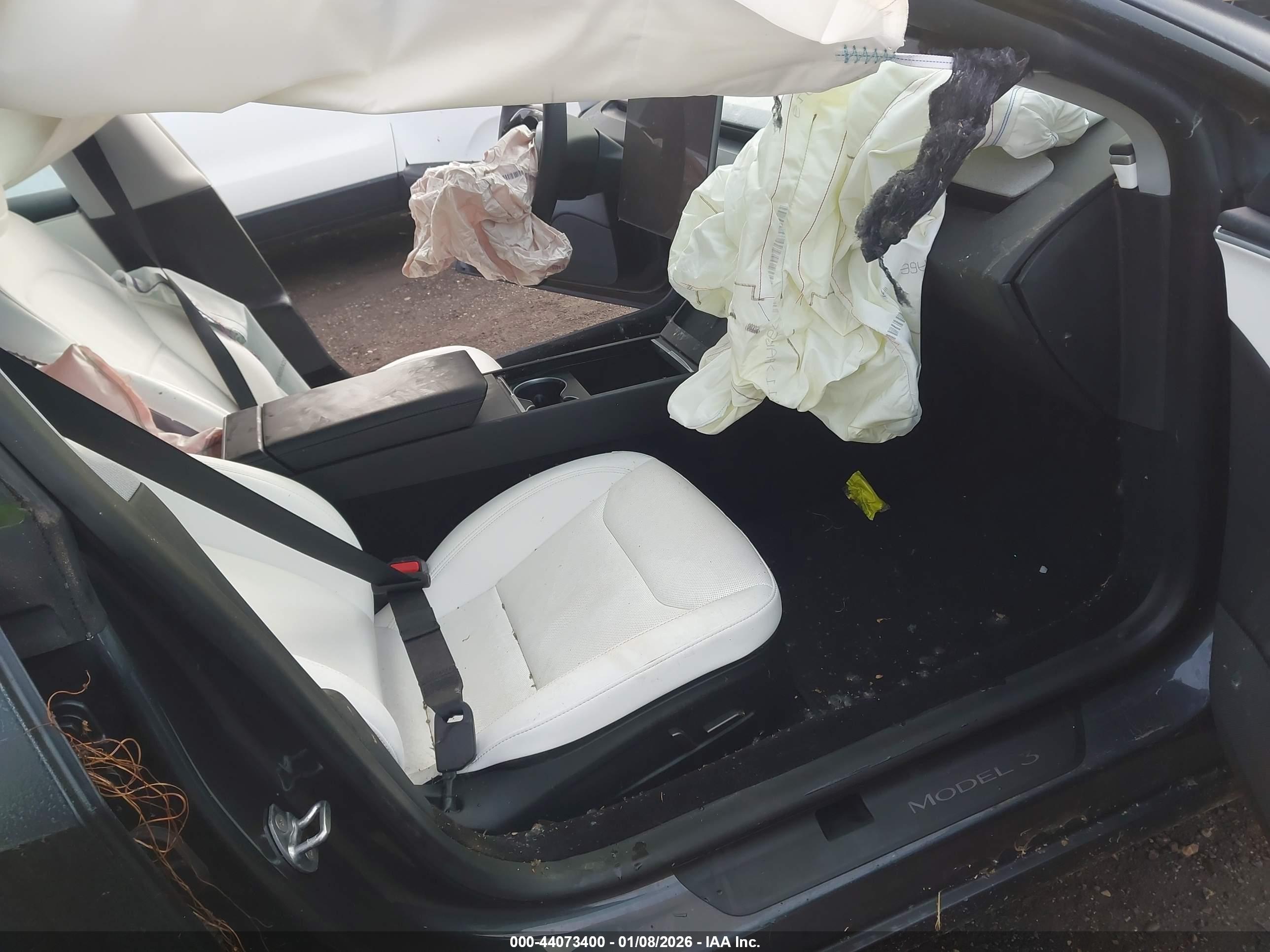 TESLA MODEL image 5