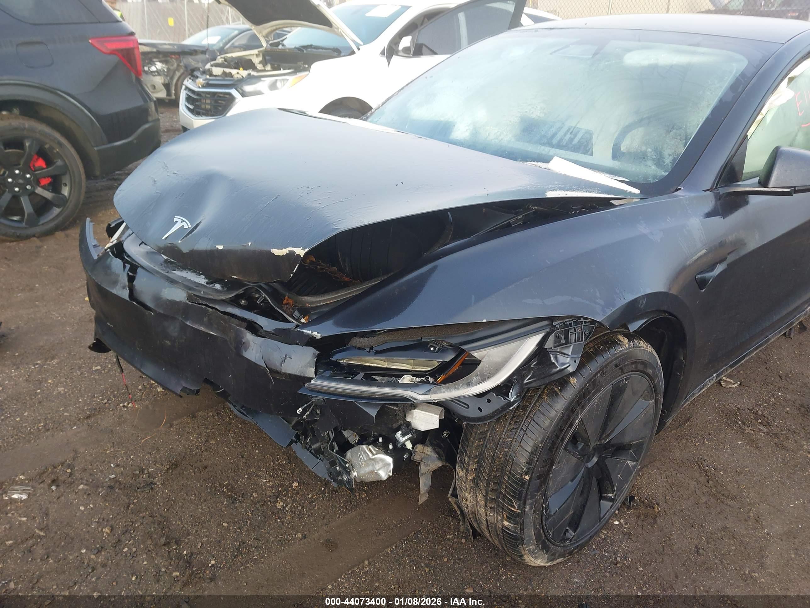 TESLA MODEL image 6