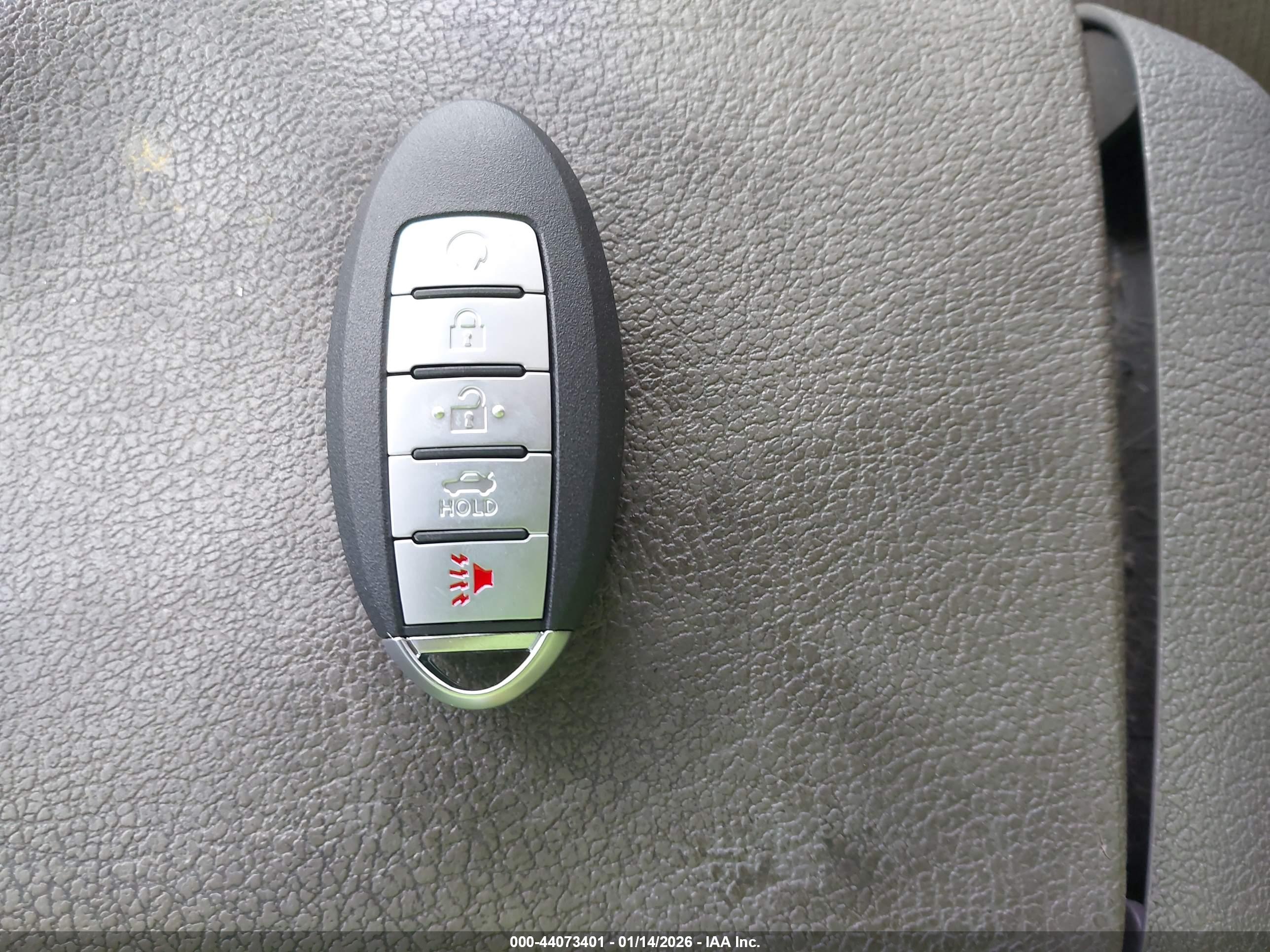NISSAN MAXIMA image 11