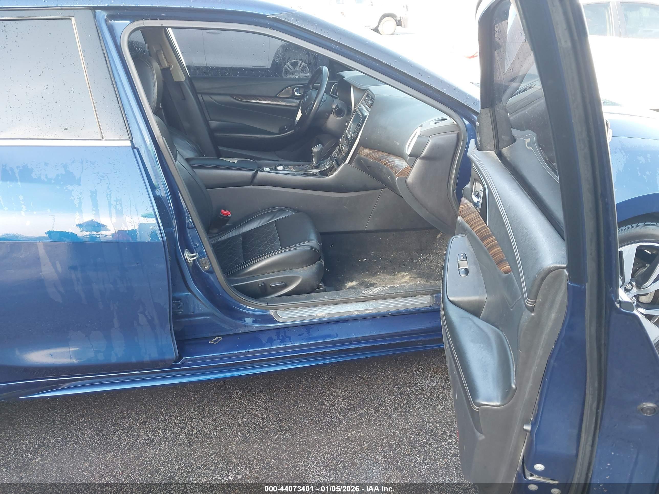 NISSAN MAXIMA image 5