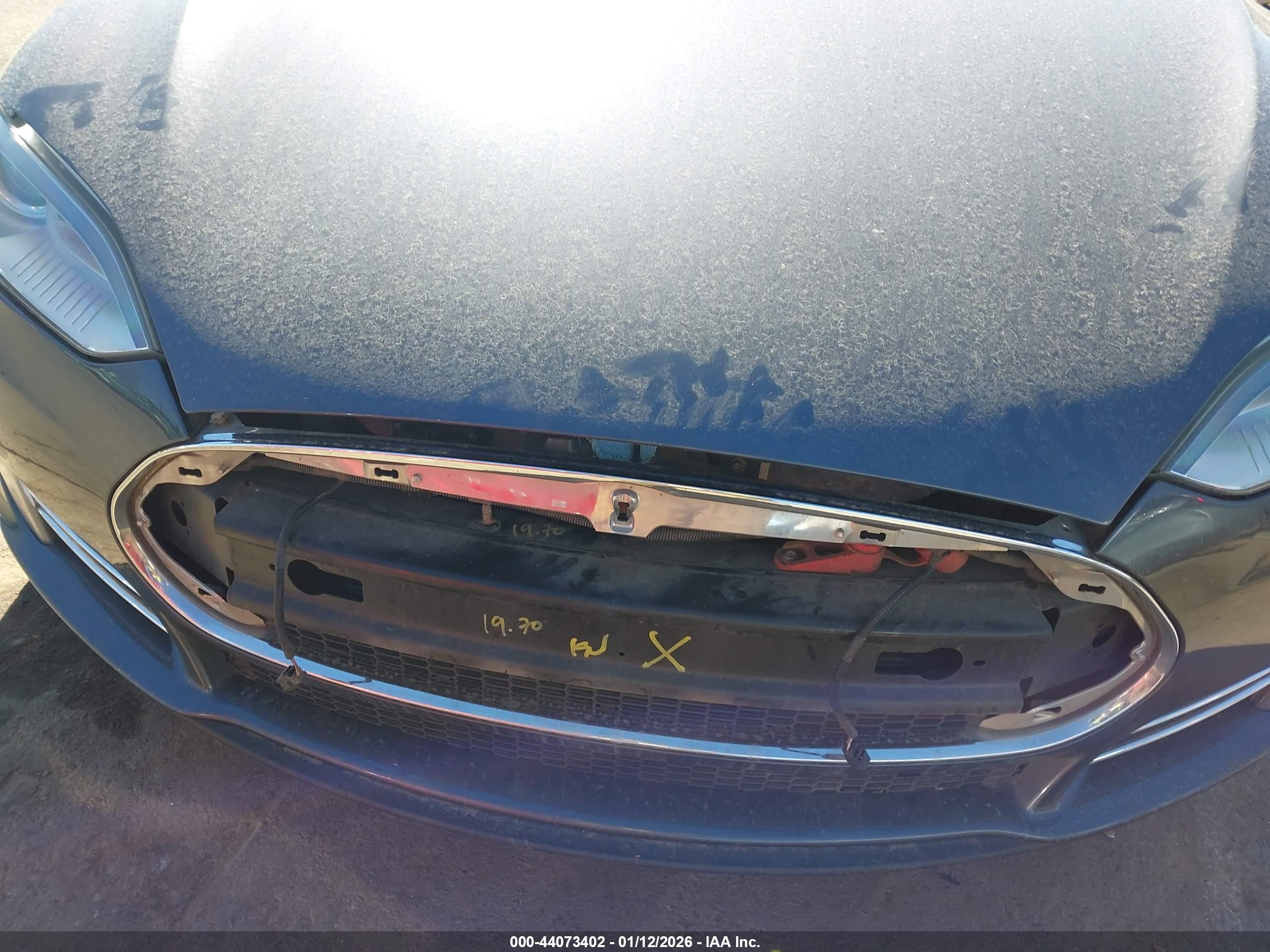TESLA MODEL image 6