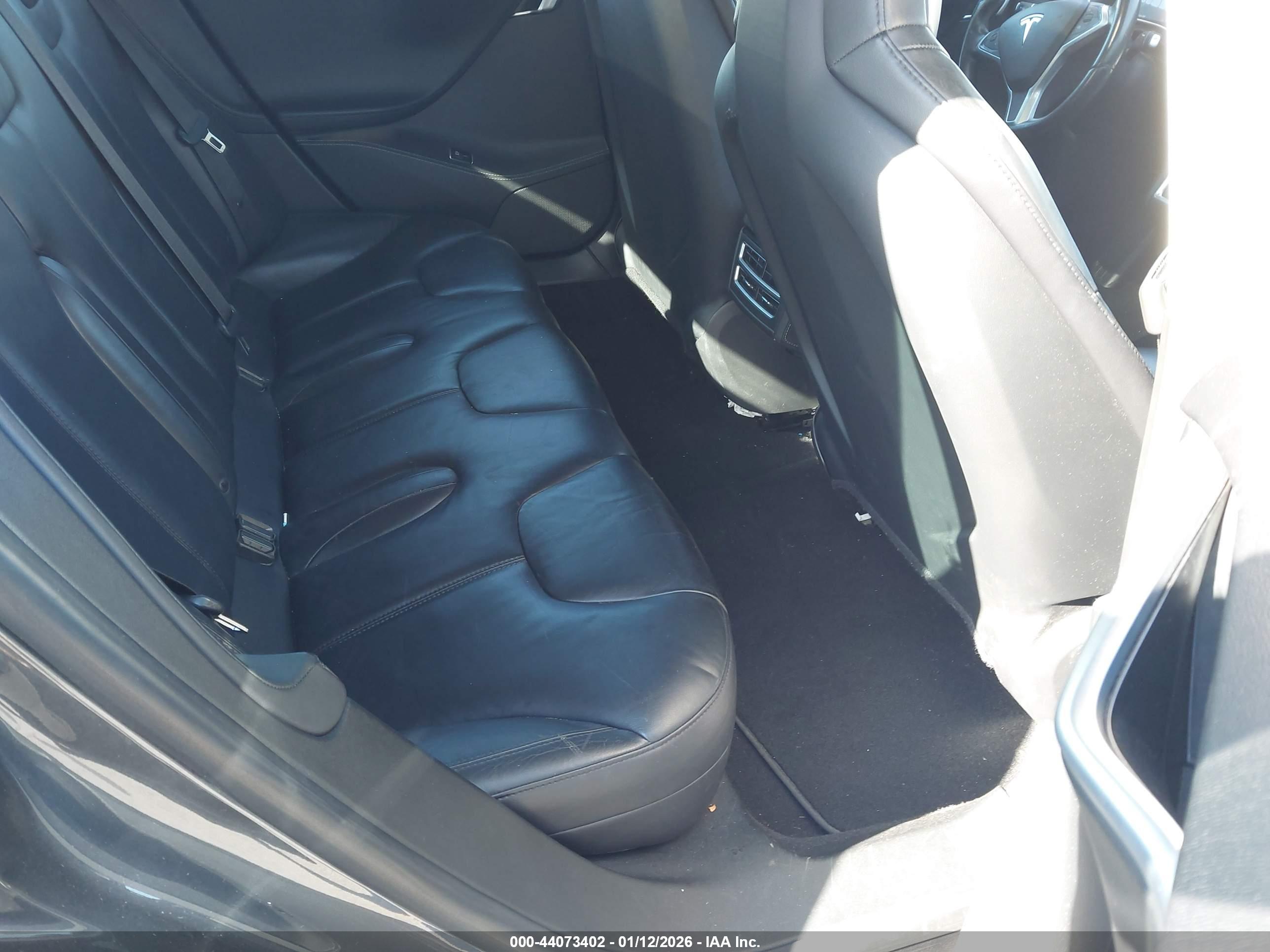 TESLA MODEL image 8