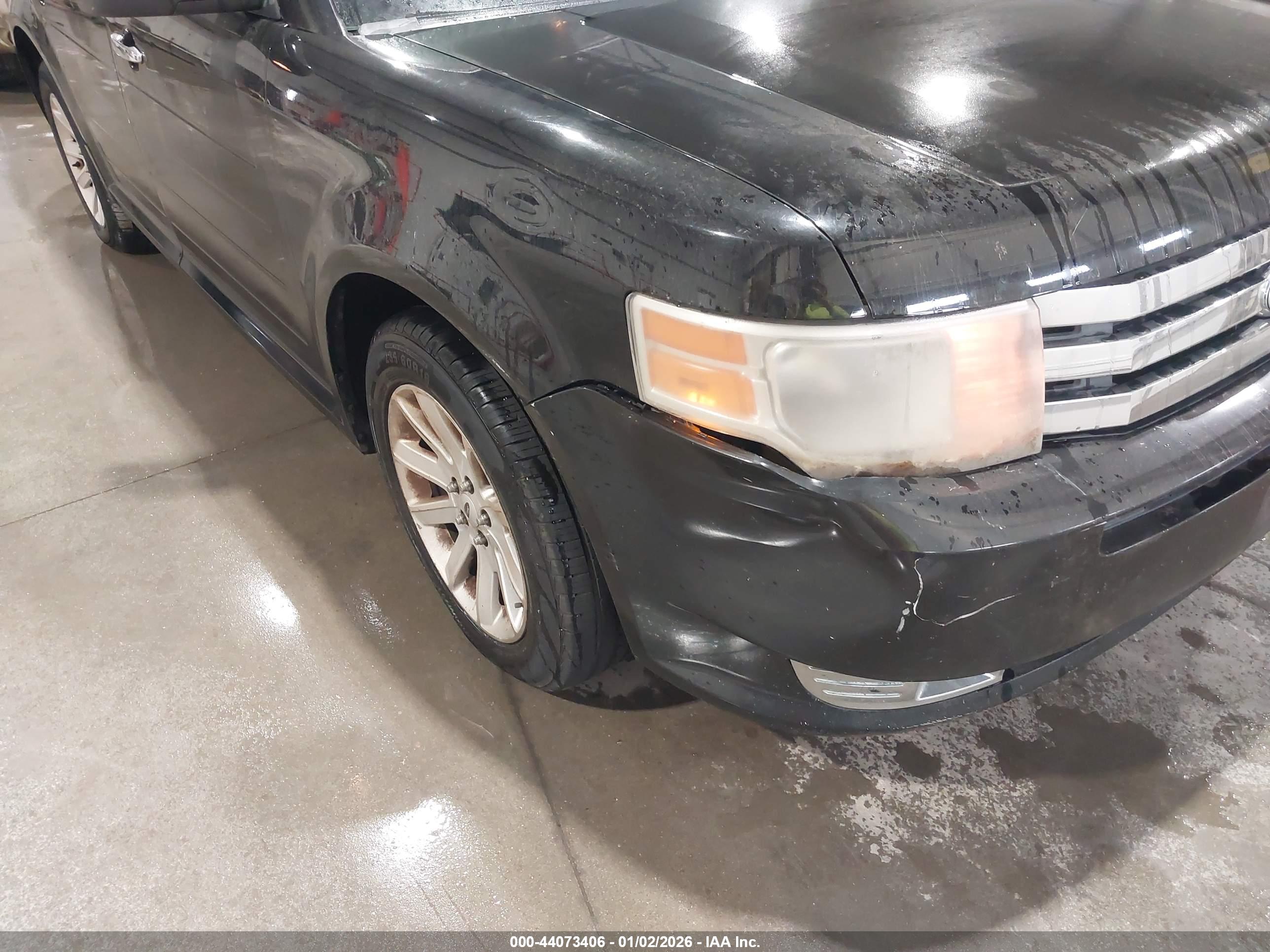 FORD FLEX image 6