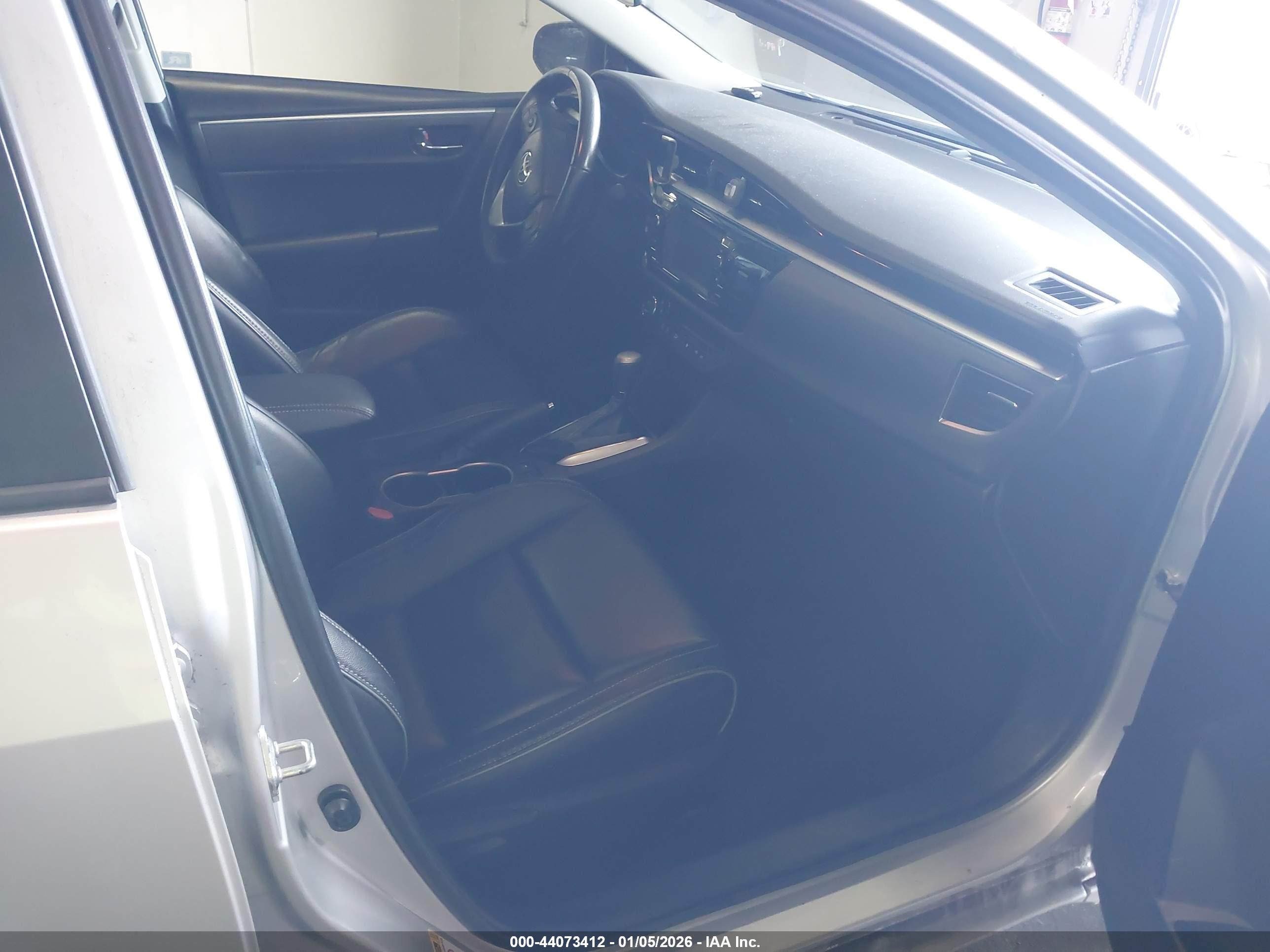 TOYOTA COROLLA image 5