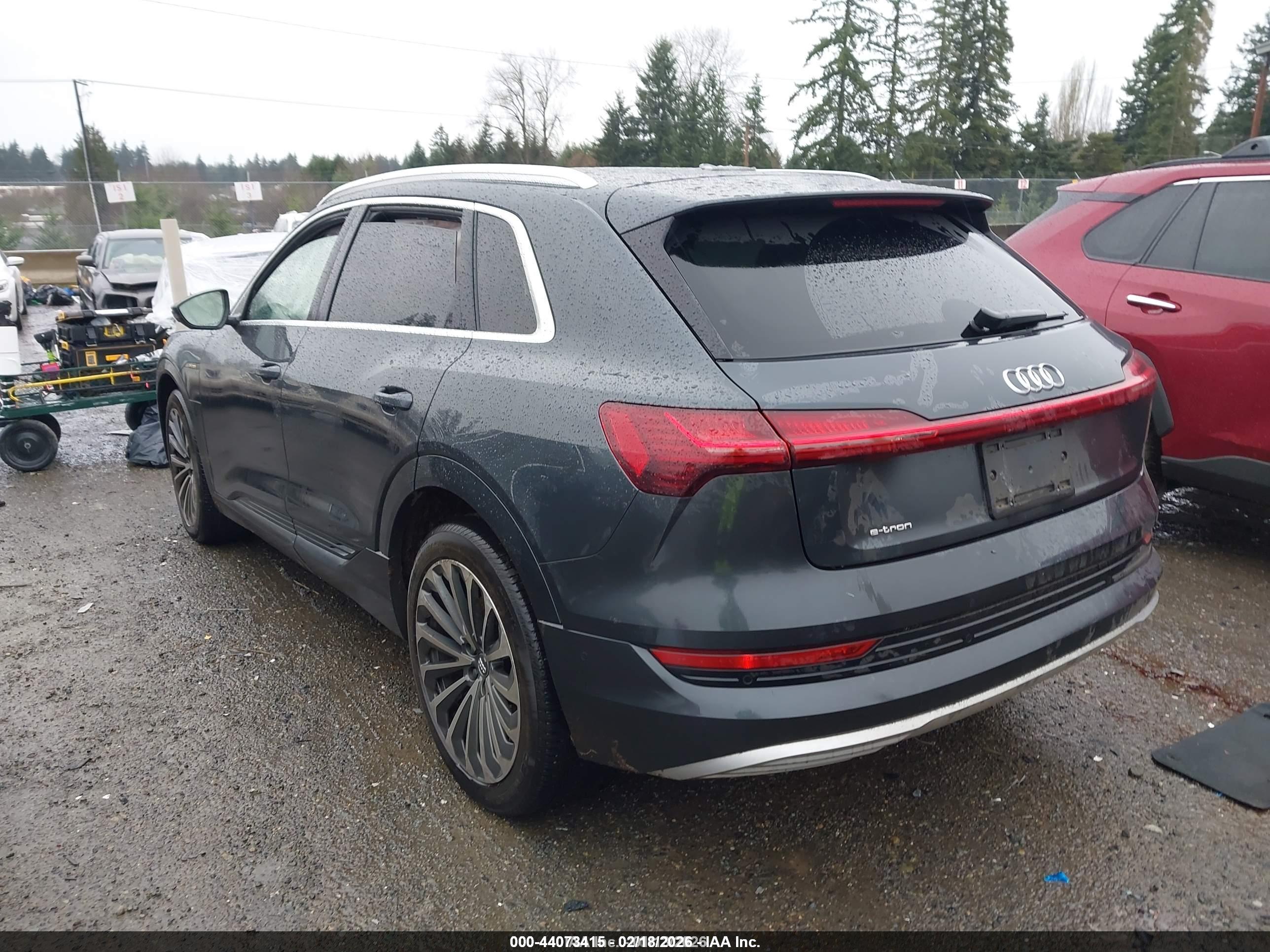 AUDI E-TRON image 3