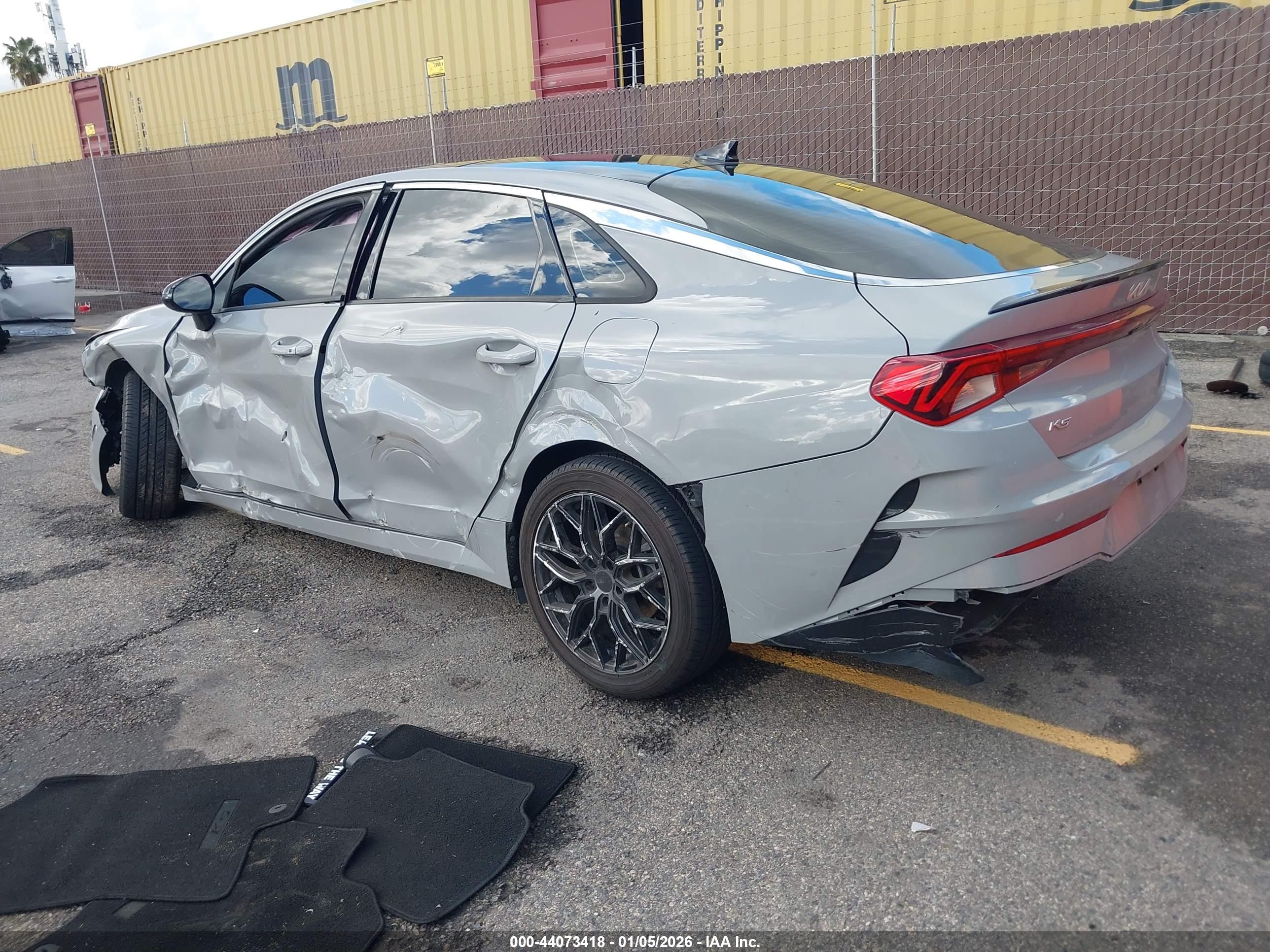 KIA K5 image 3