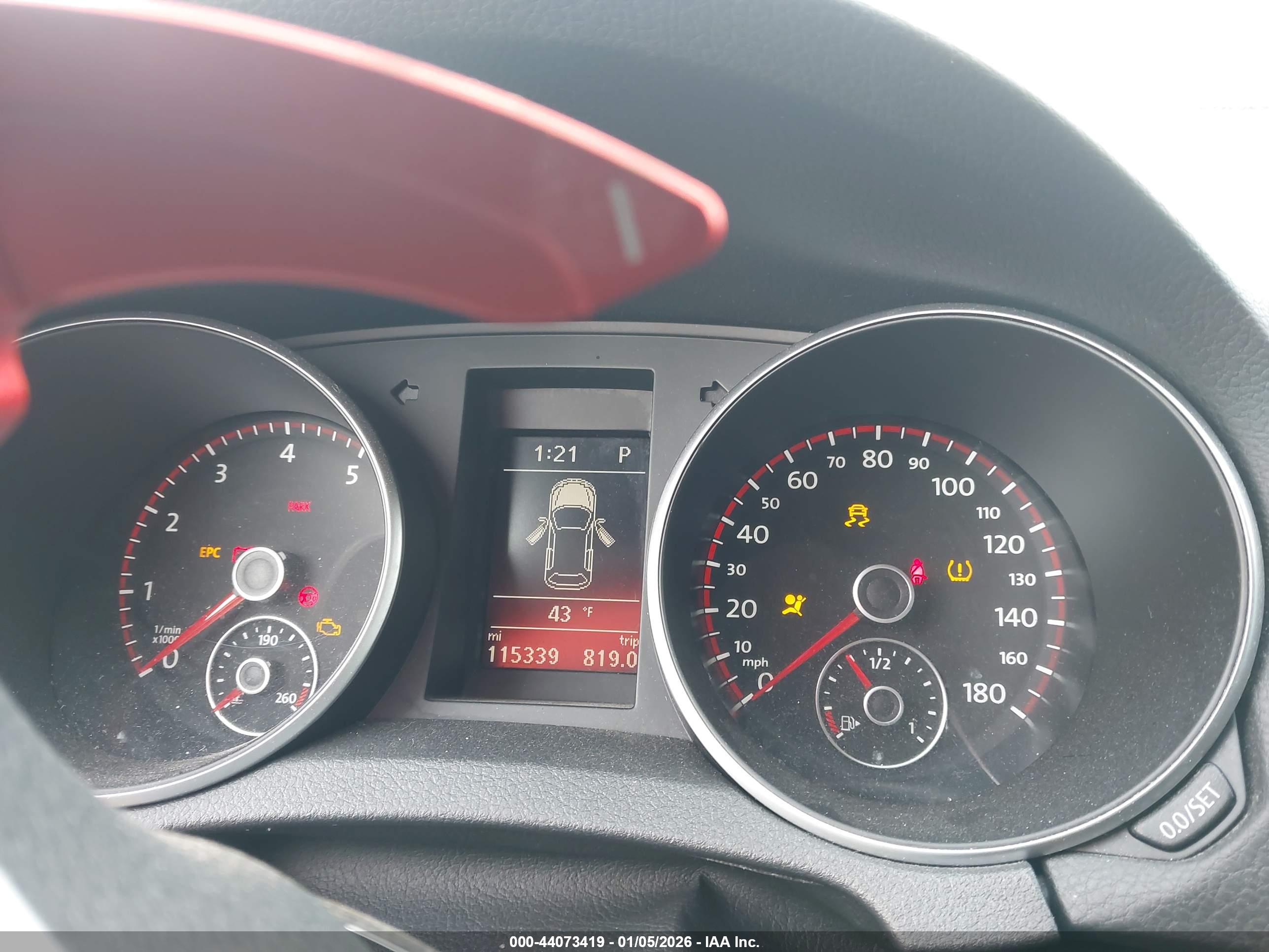 VOLKSWAGEN GTI image 7