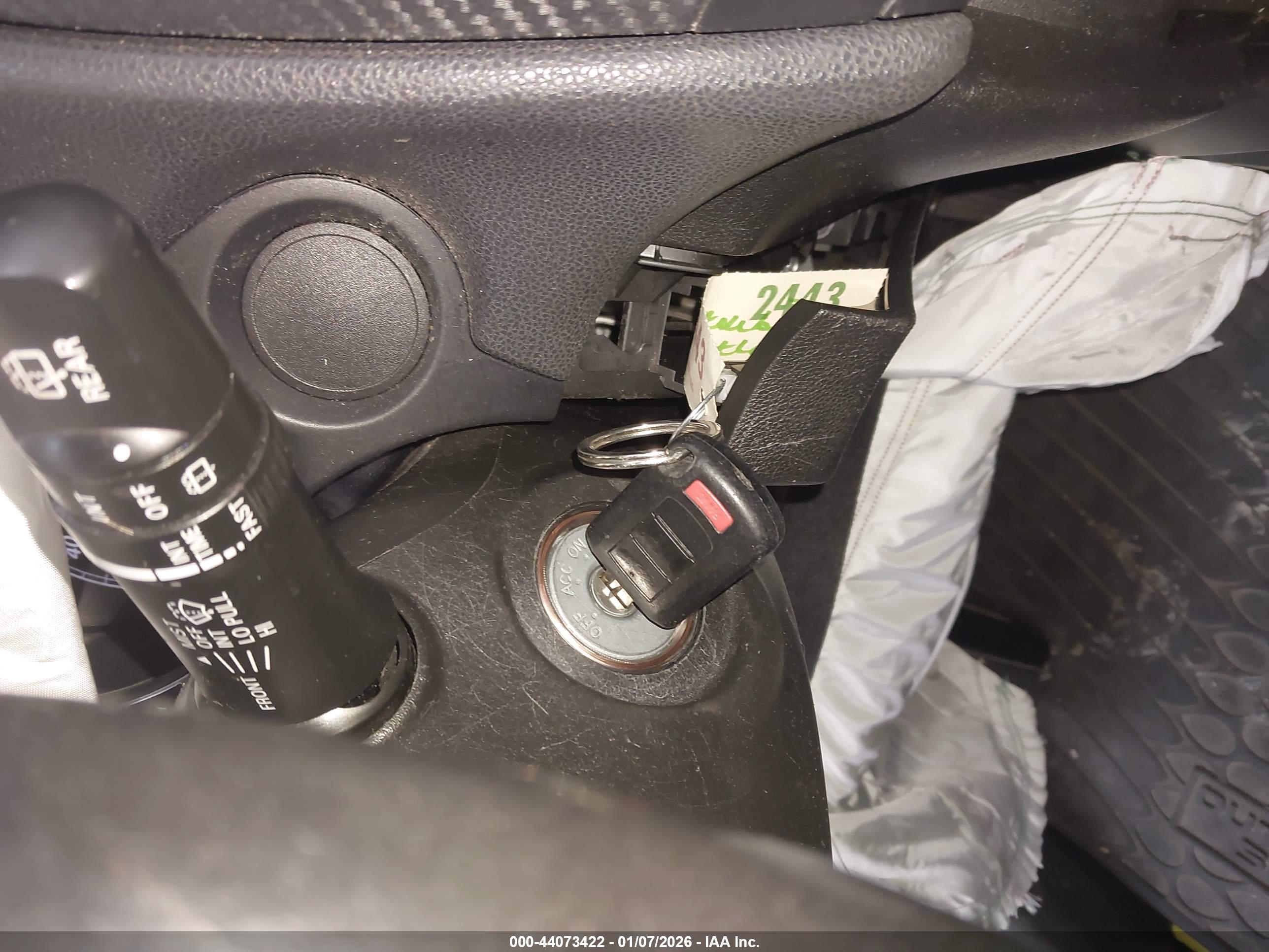 MITSUBISHI OUTLANDER image 11