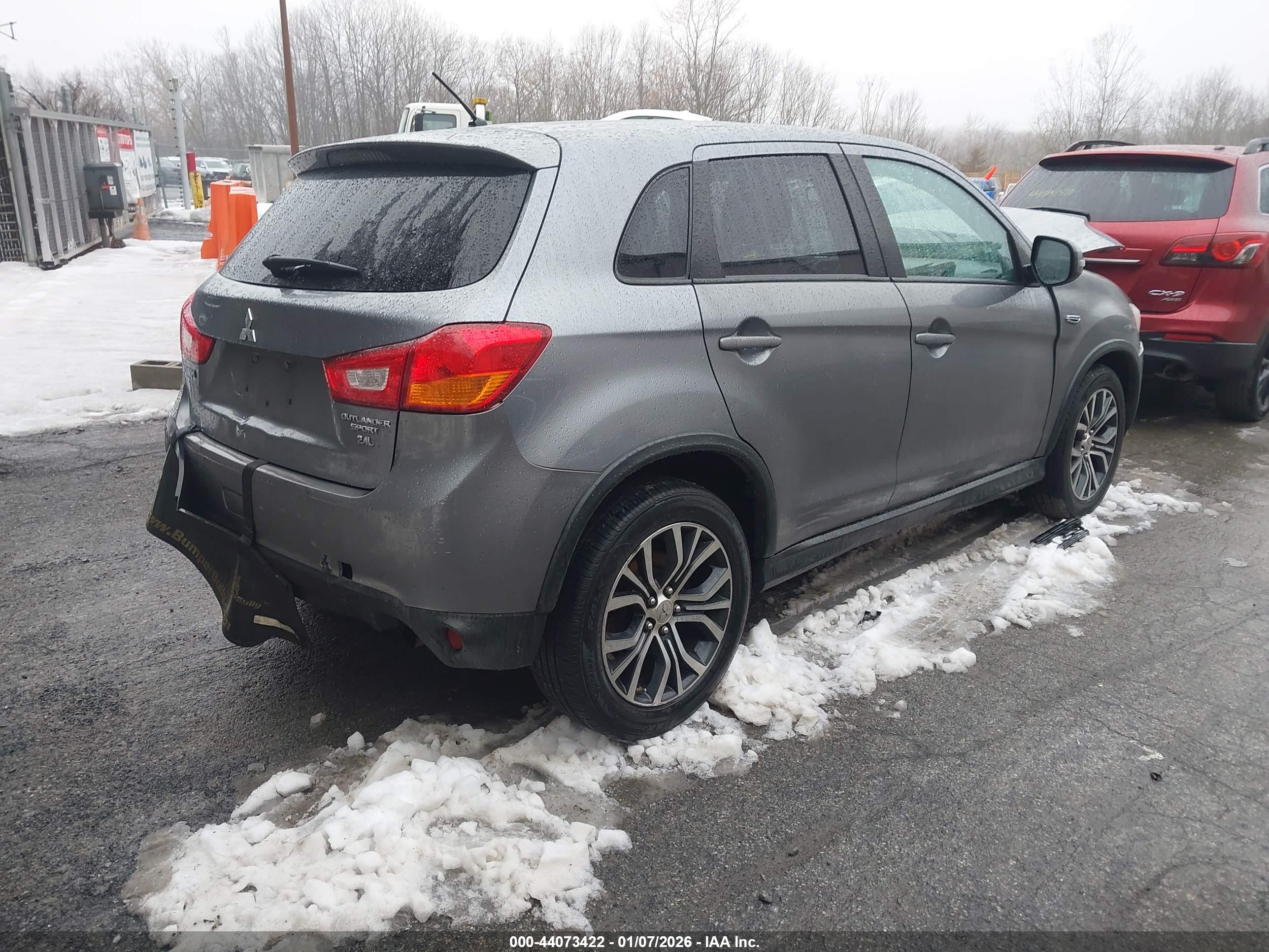 MITSUBISHI OUTLANDER image 4
