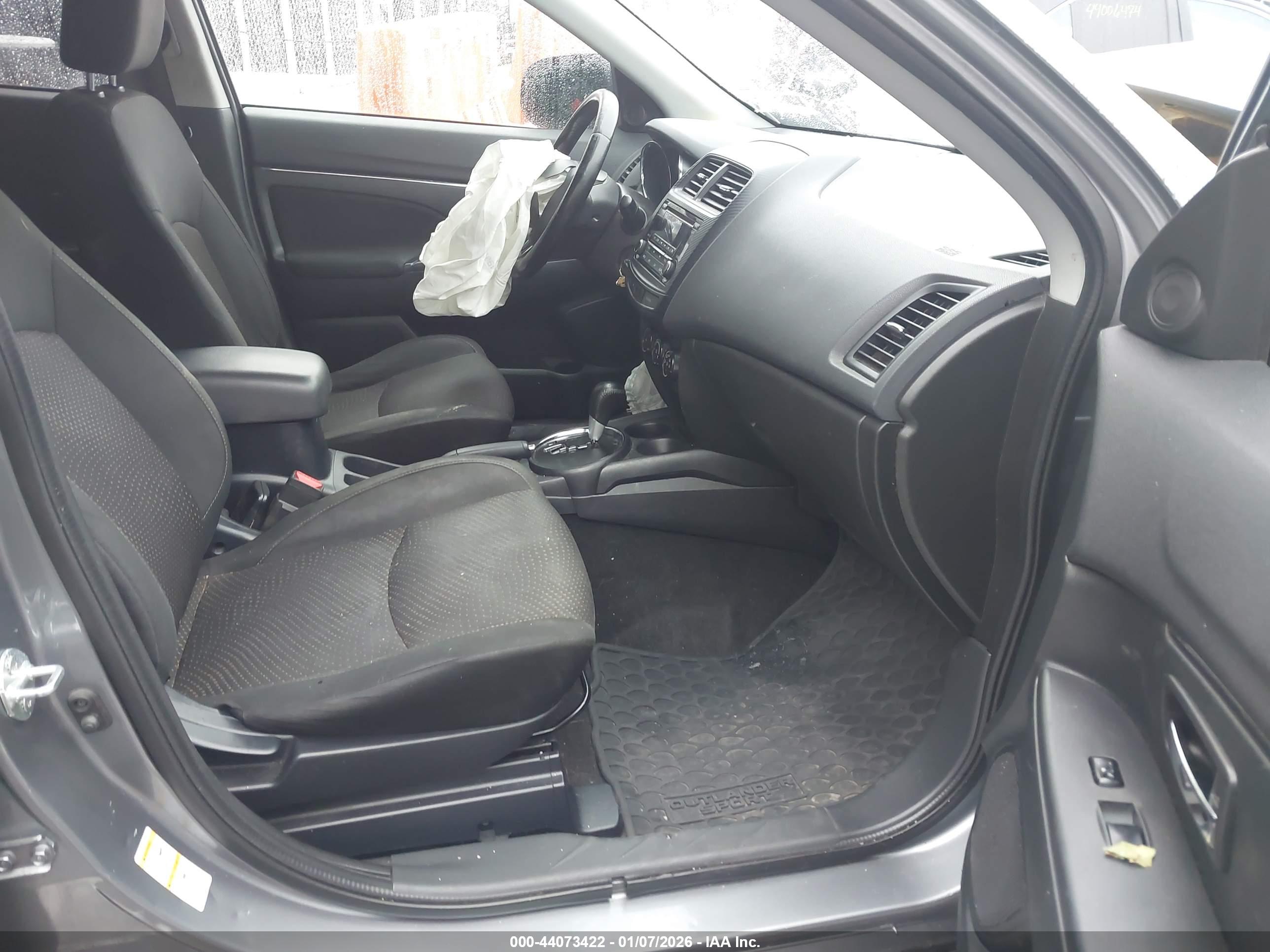 MITSUBISHI OUTLANDER image 5
