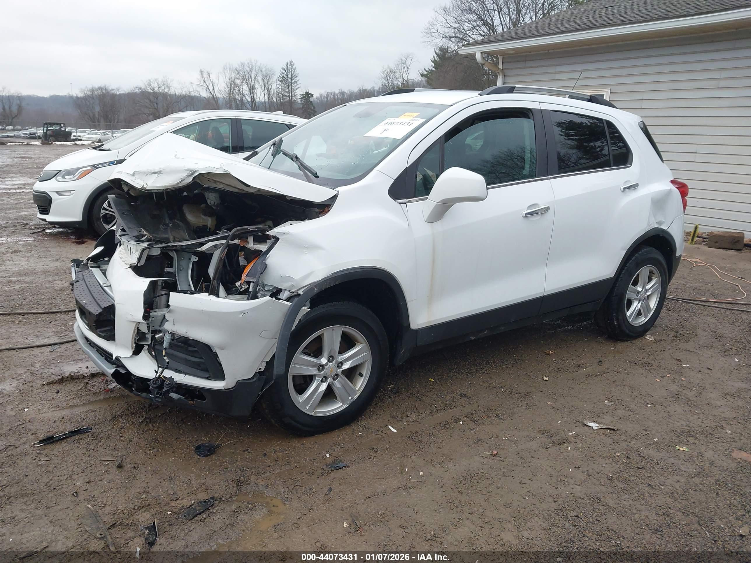 CHEVROLET TRAX image 2