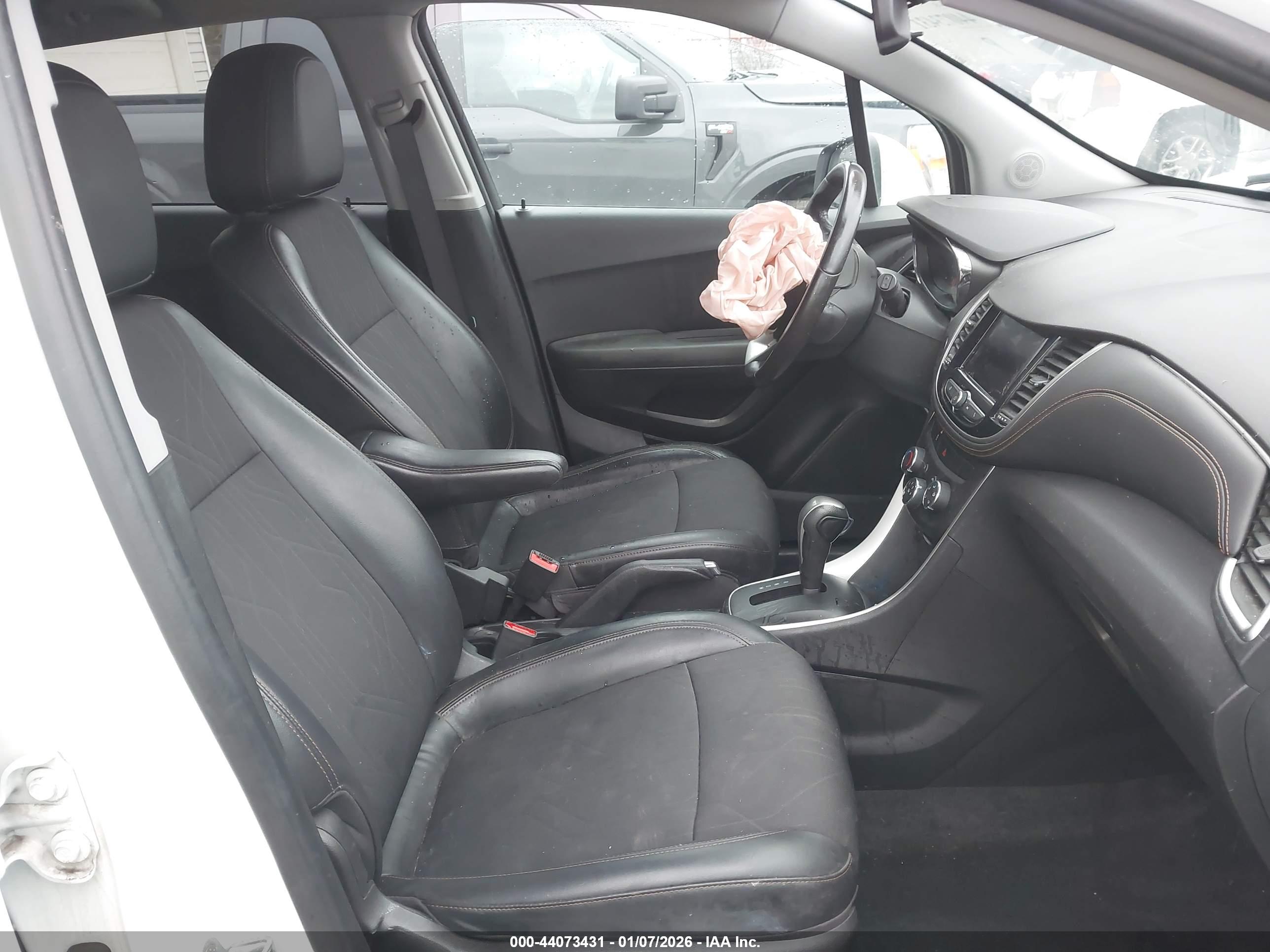 CHEVROLET TRAX image 5