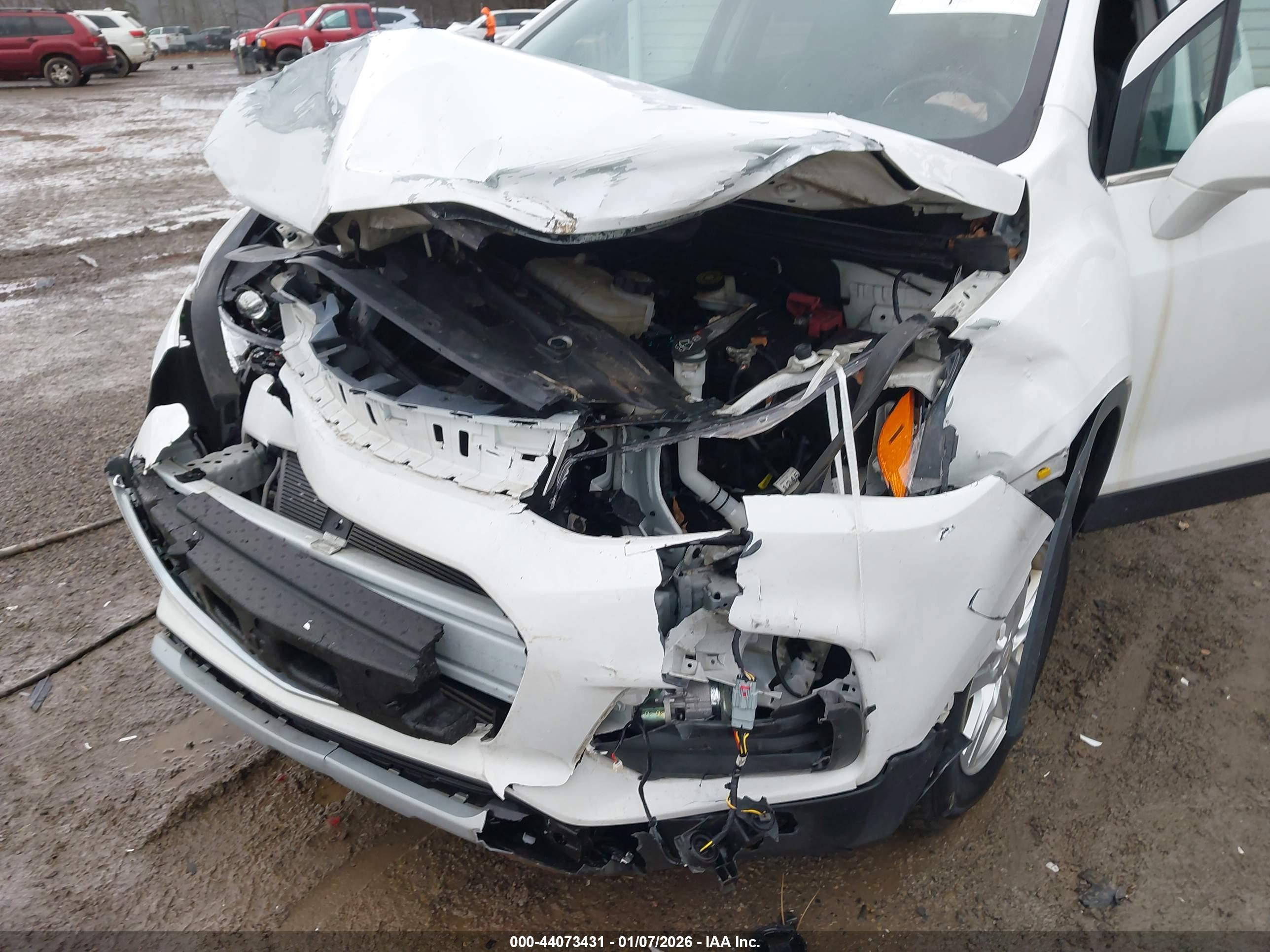 CHEVROLET TRAX image 6
