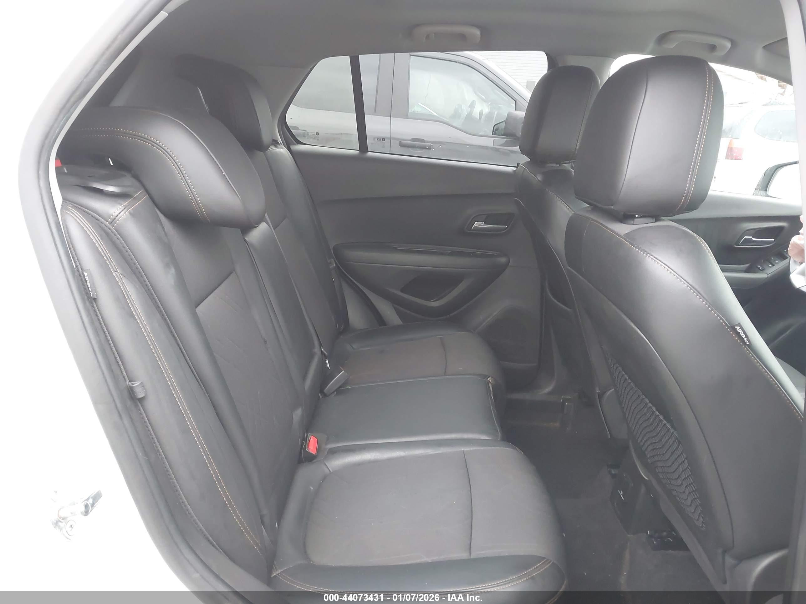 CHEVROLET TRAX image 8