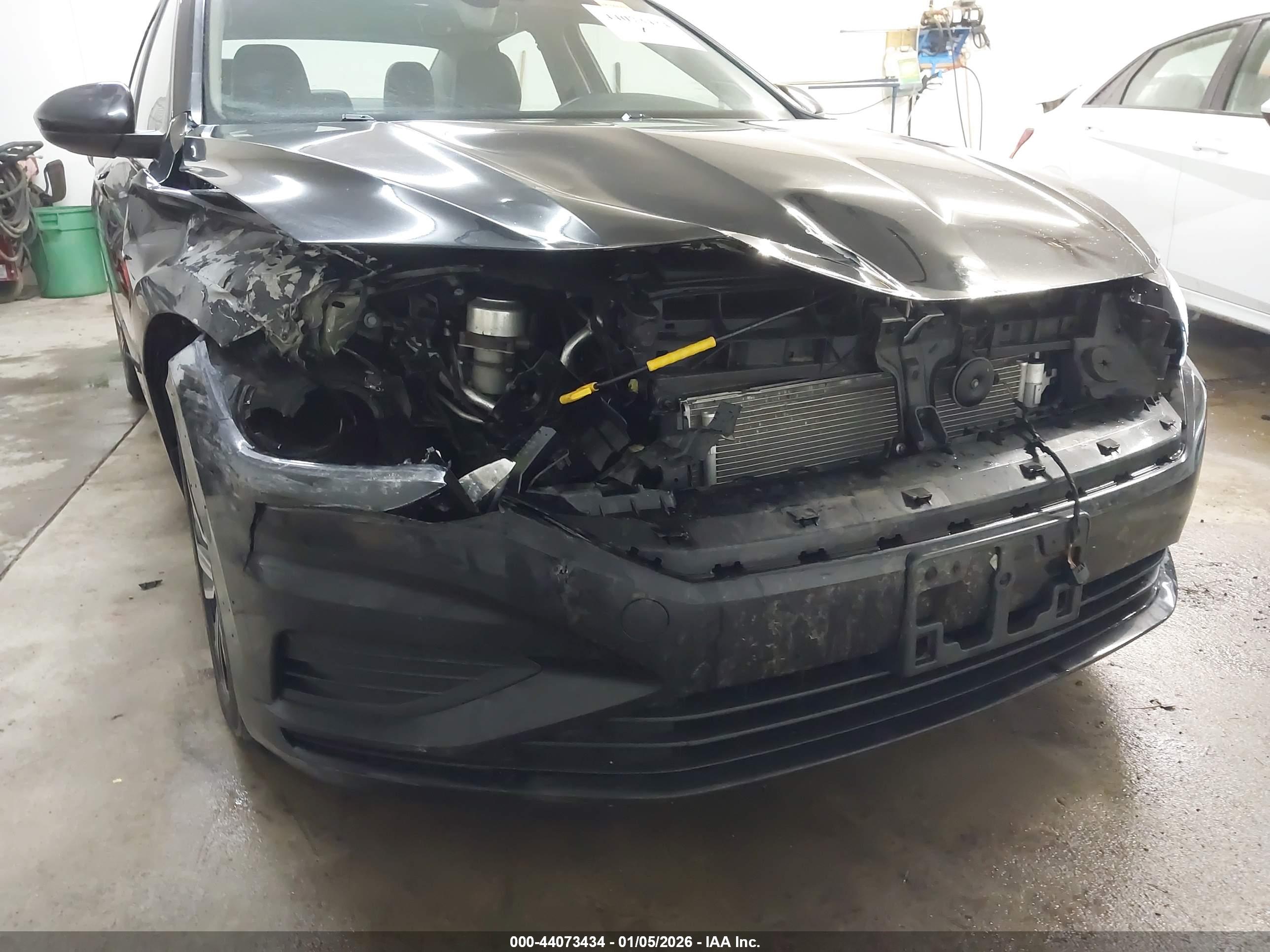 VOLKSWAGEN JETTA image 6