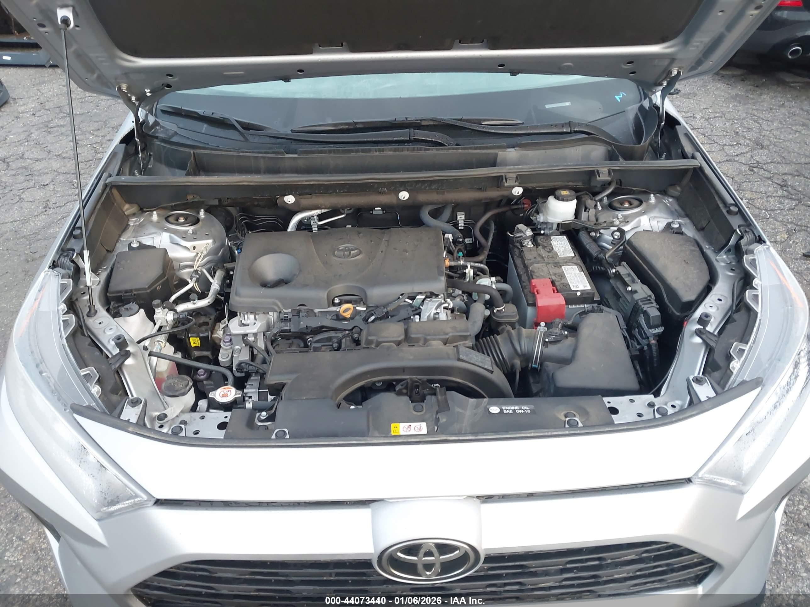TOYOTA RAV4 image 10