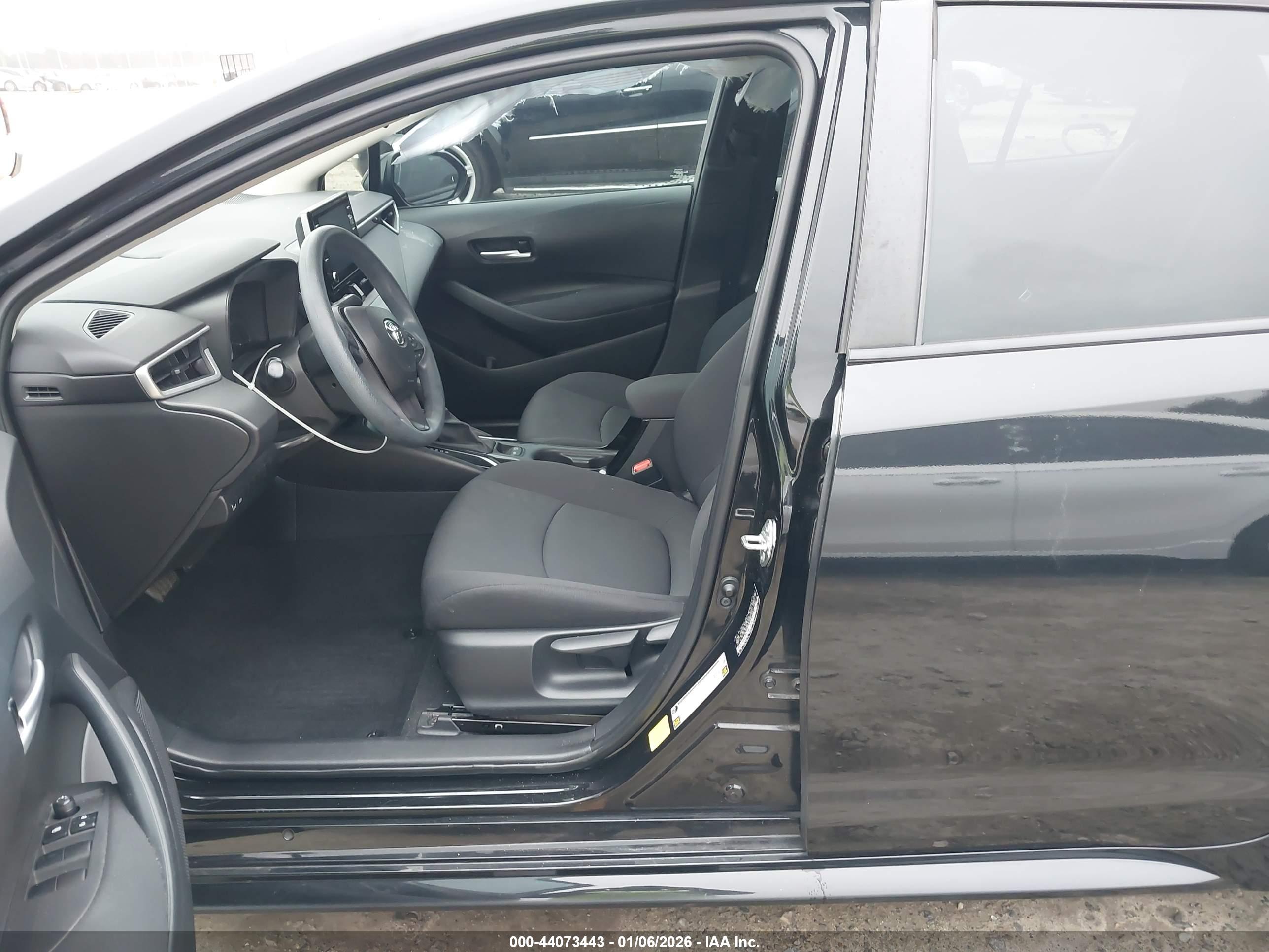 TOYOTA COROLLA image 5