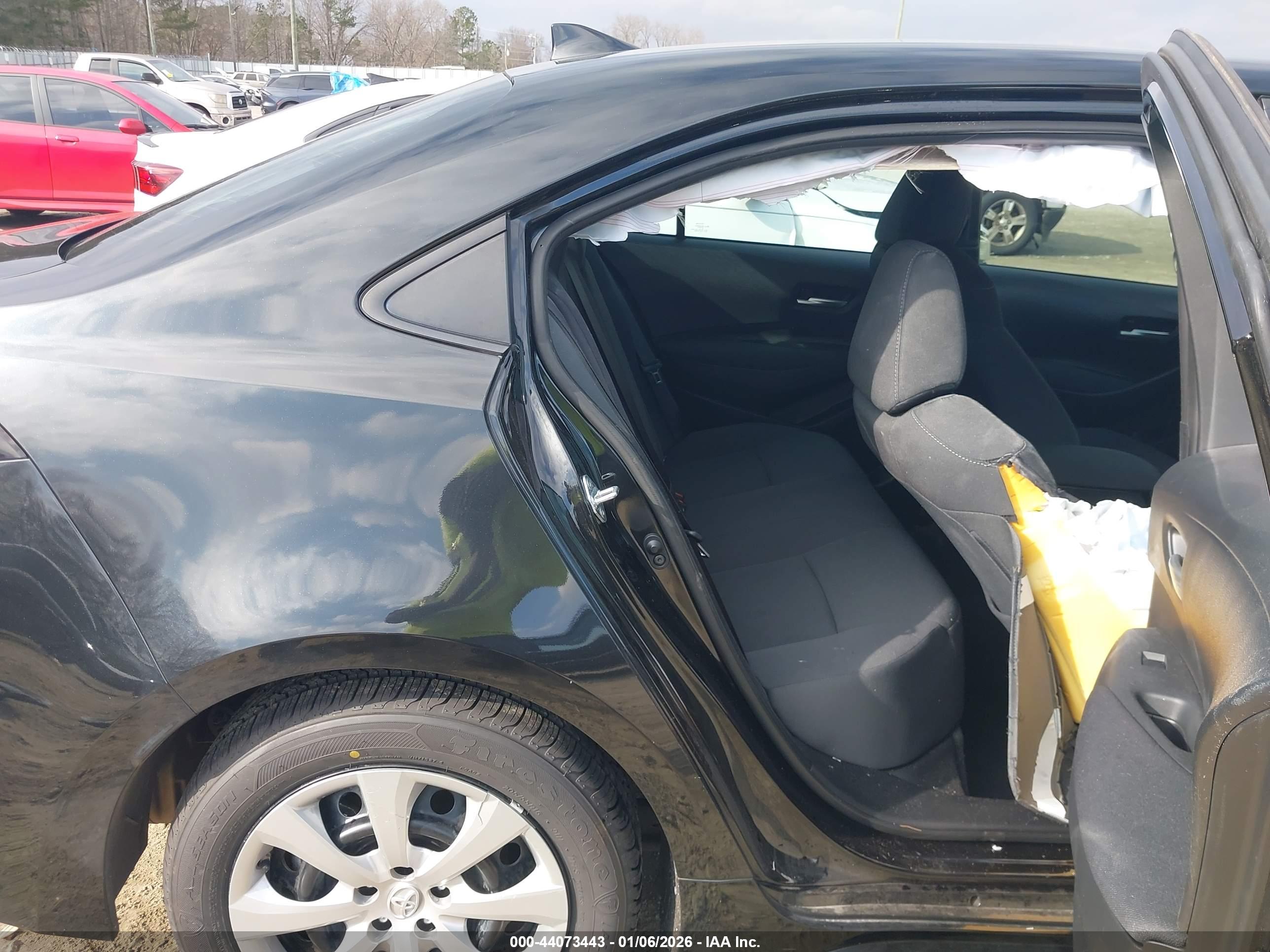 TOYOTA COROLLA image 8