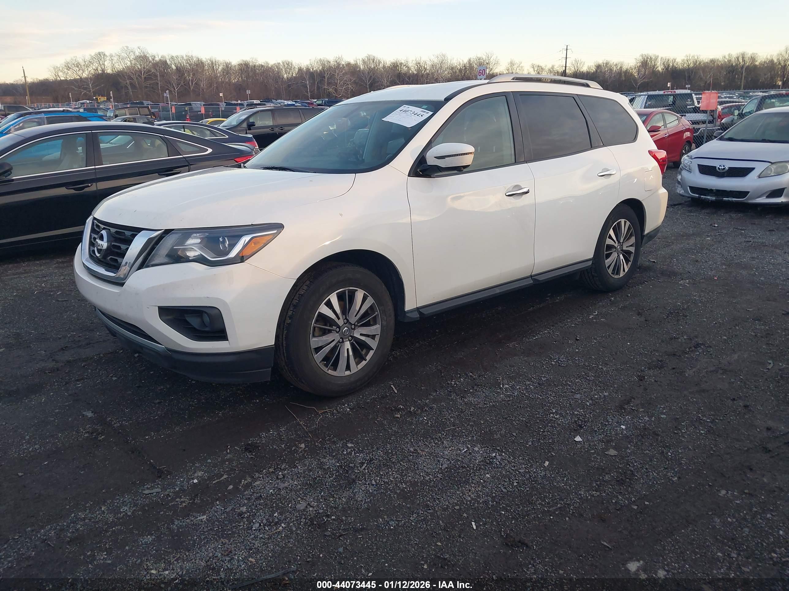 NISSAN PATHFINDER image 2