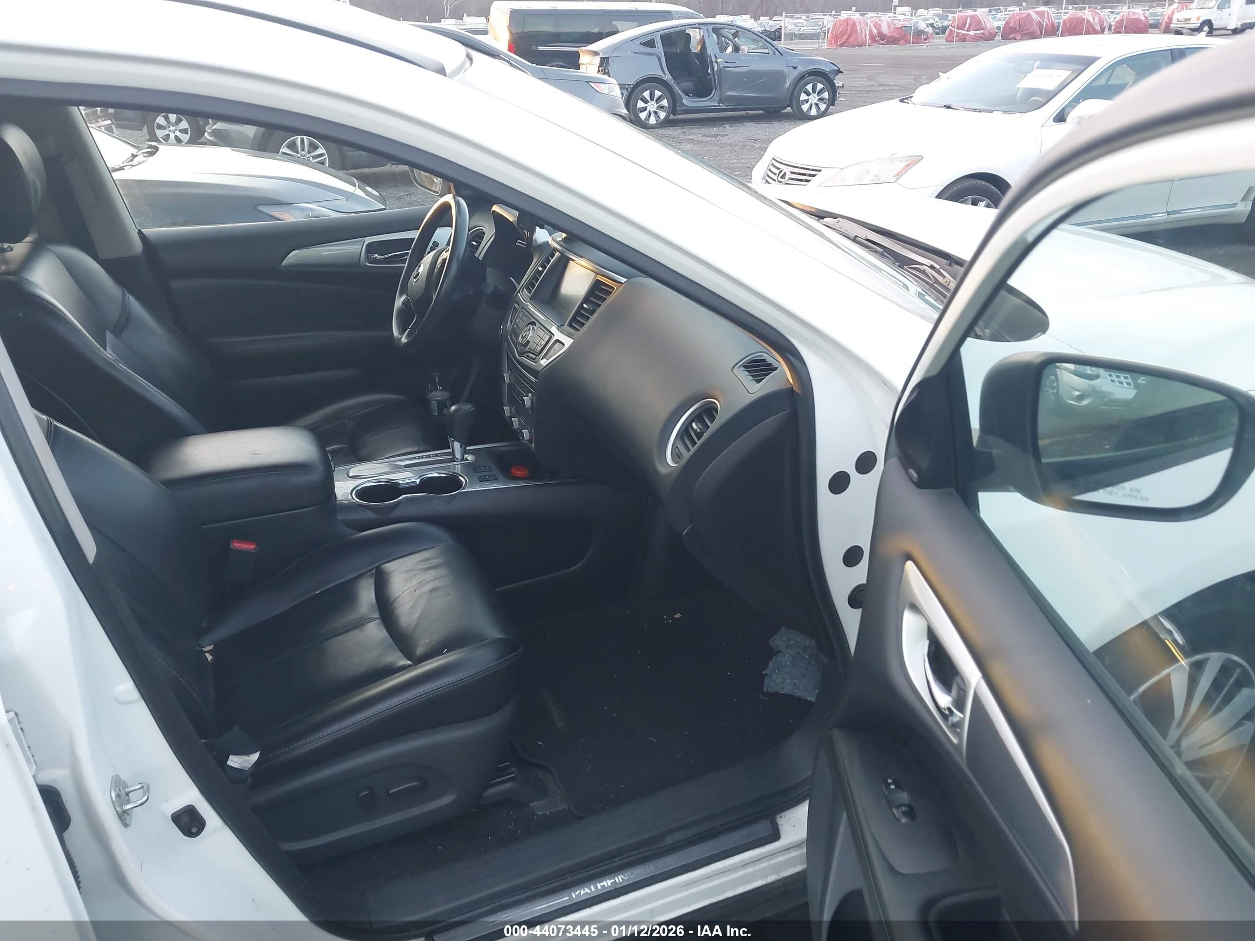 NISSAN PATHFINDER image 5