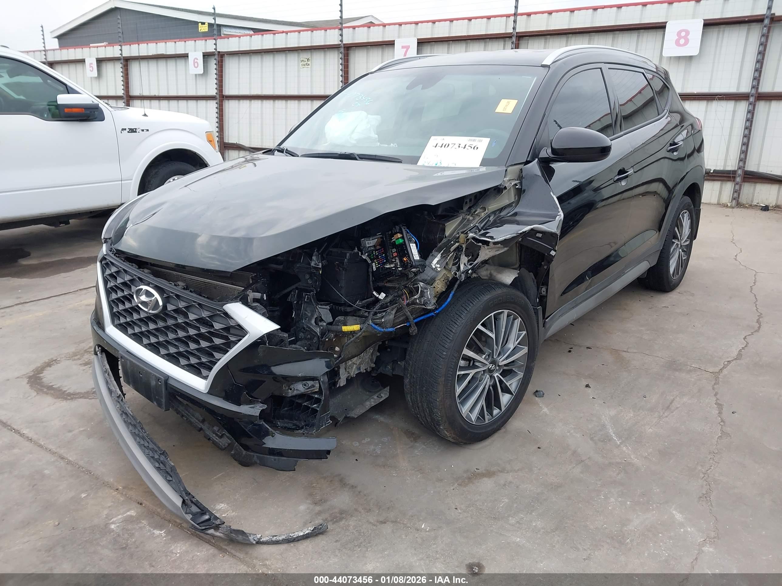 HYUNDAI TUCSON image 2