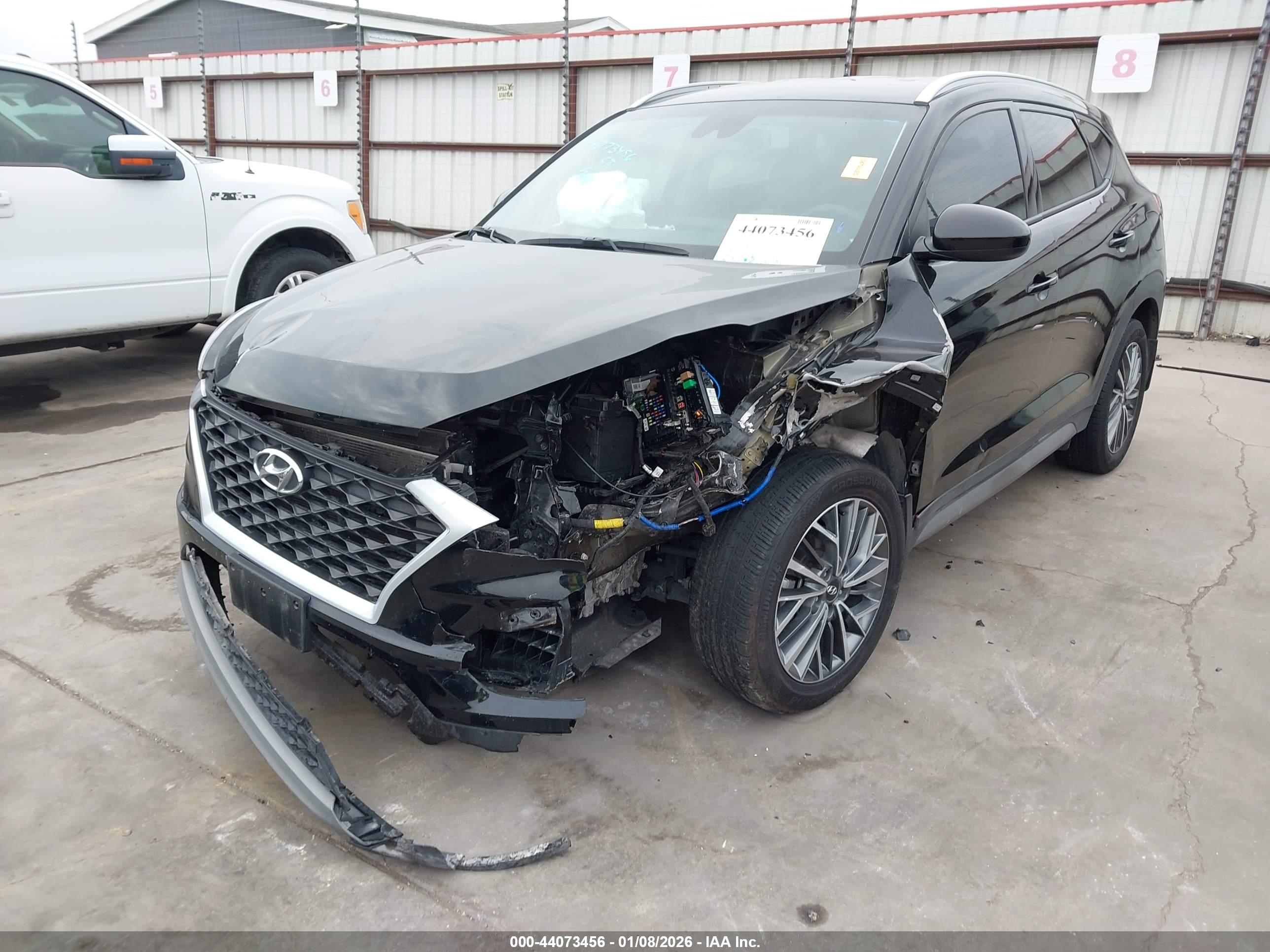 HYUNDAI TUCSON image 6