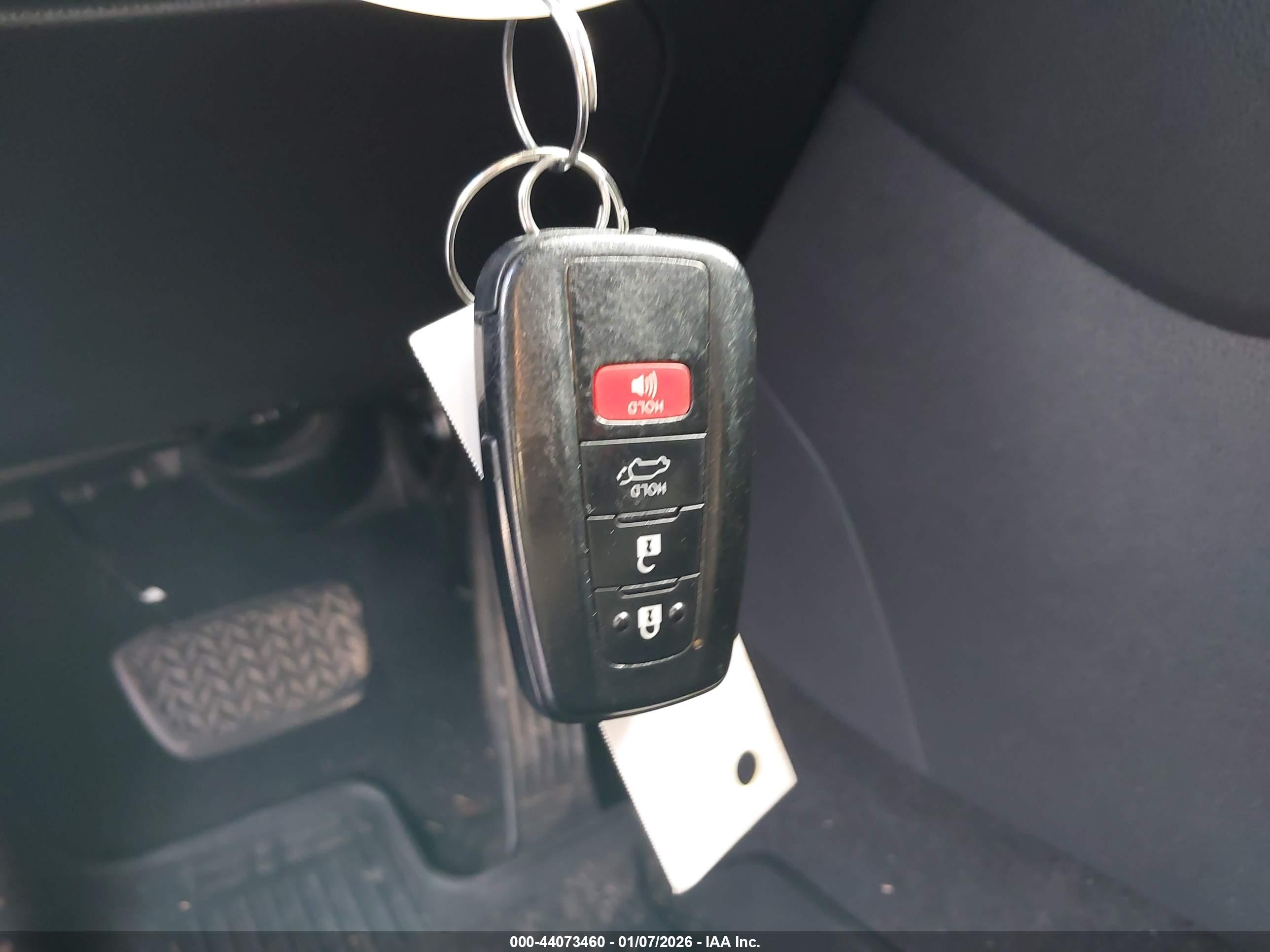 TOYOTA RAV4 image 11