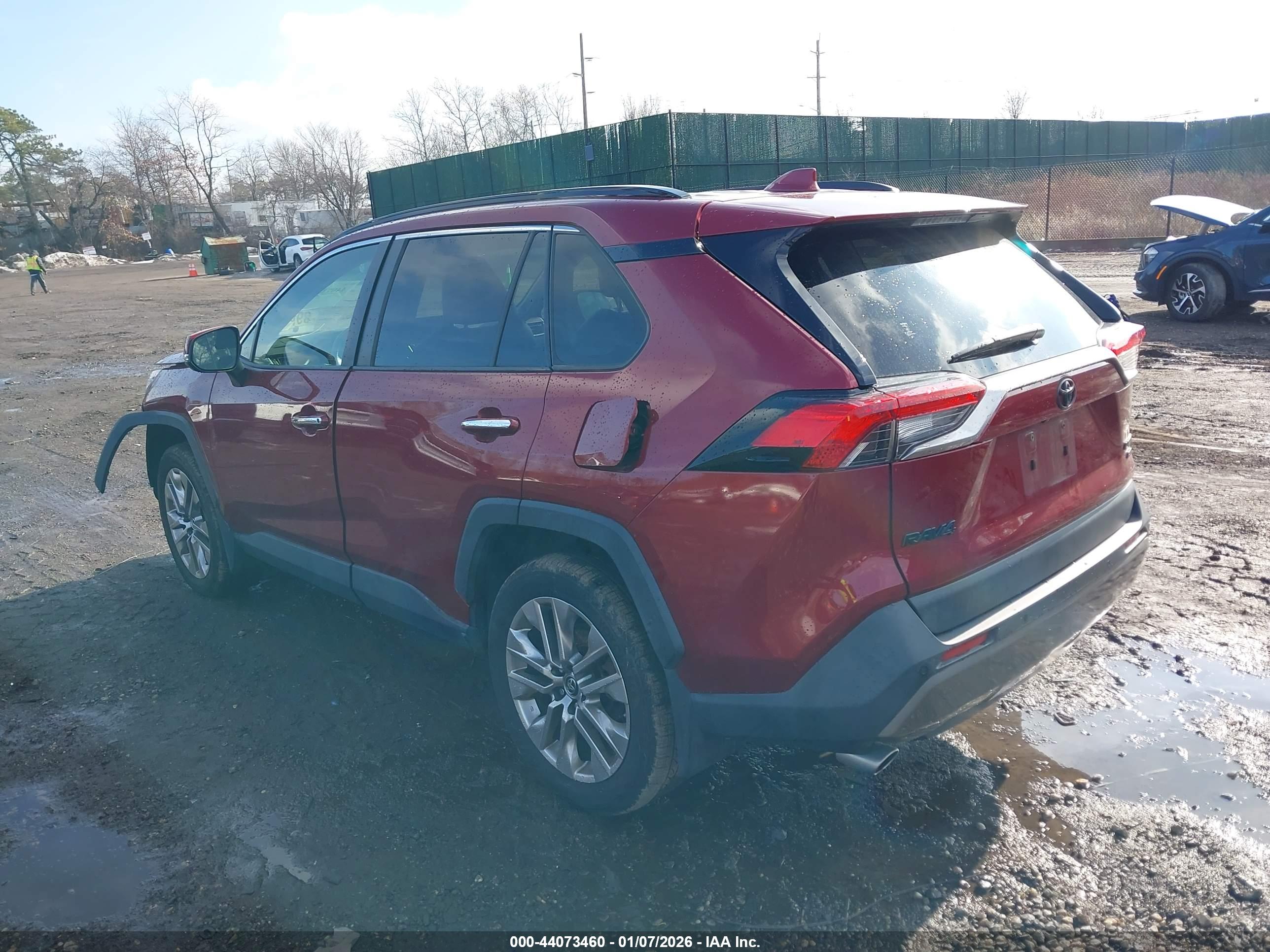 TOYOTA RAV4 image 3