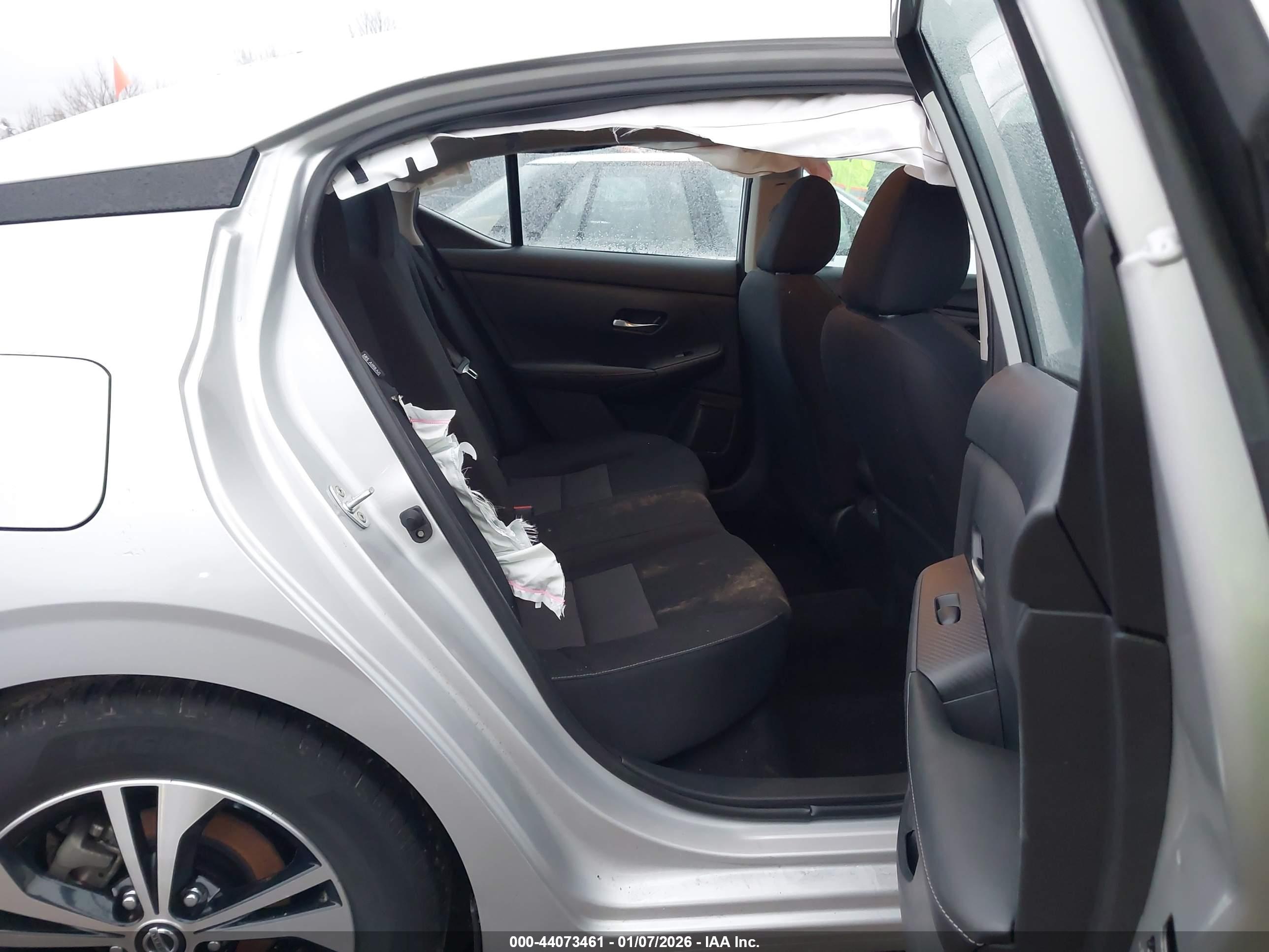 NISSAN SENTRA image 8