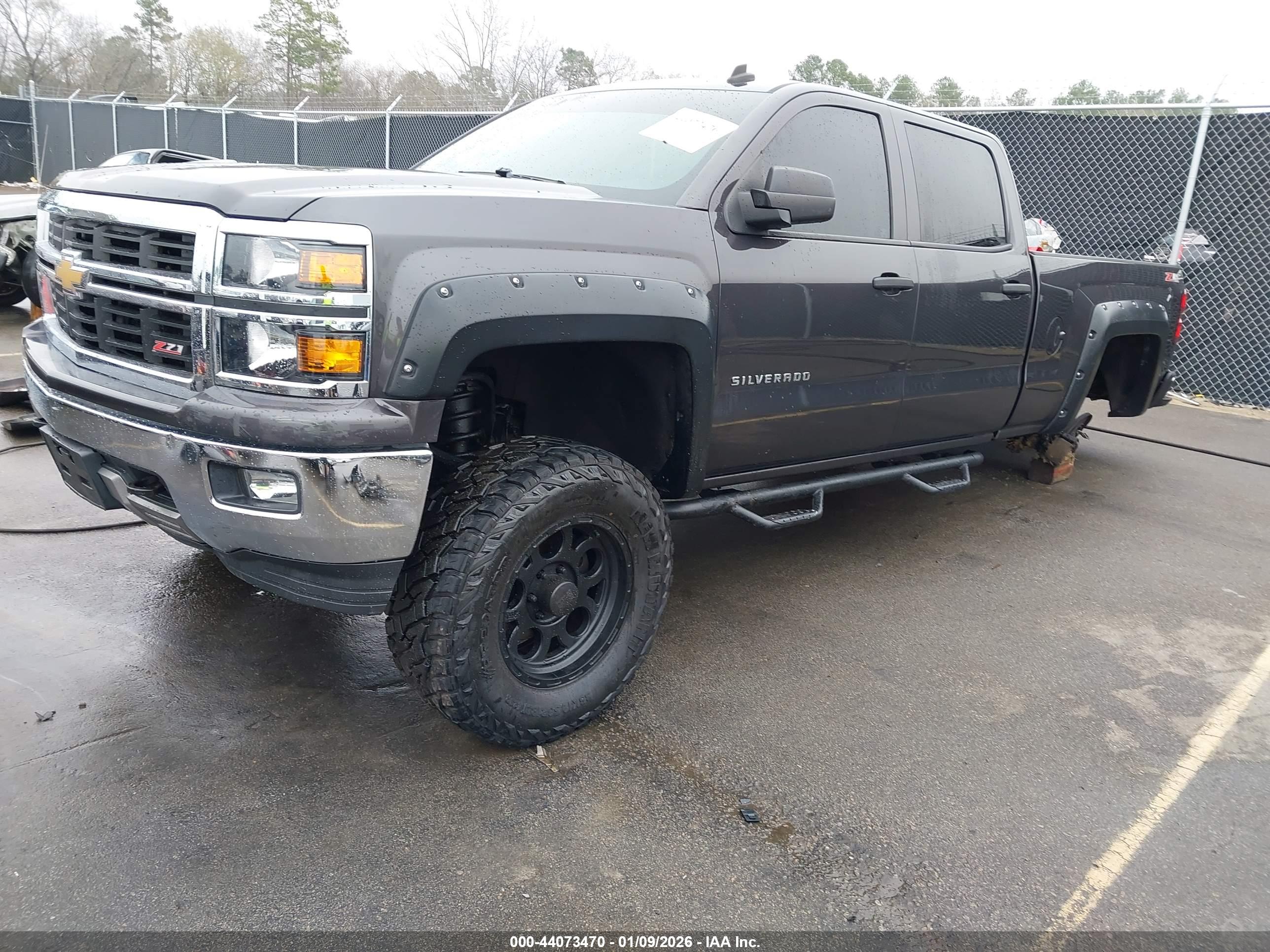 CHEVROLET SILVERADO image 2