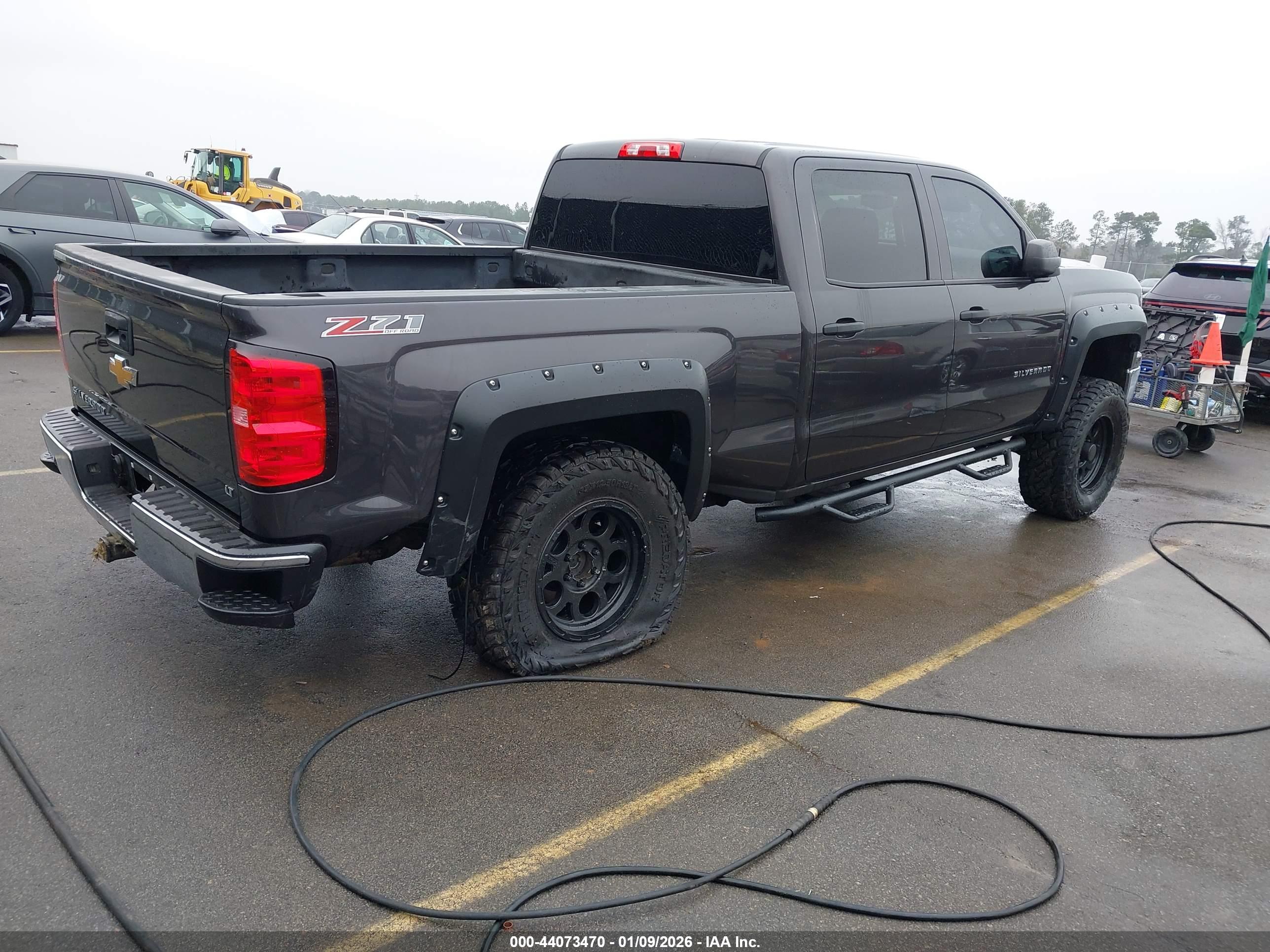 CHEVROLET SILVERADO image 4