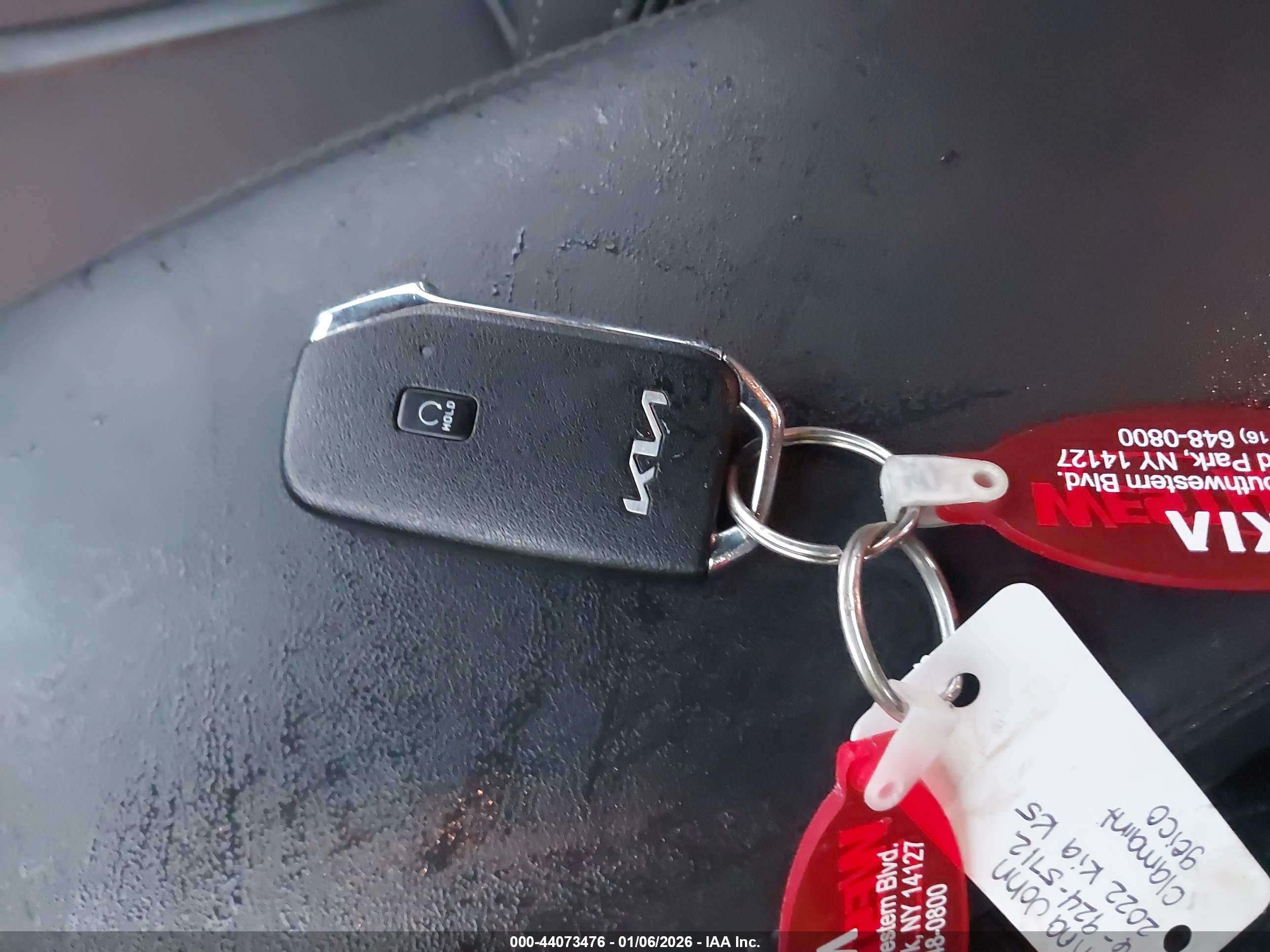 KIA K5 image 11