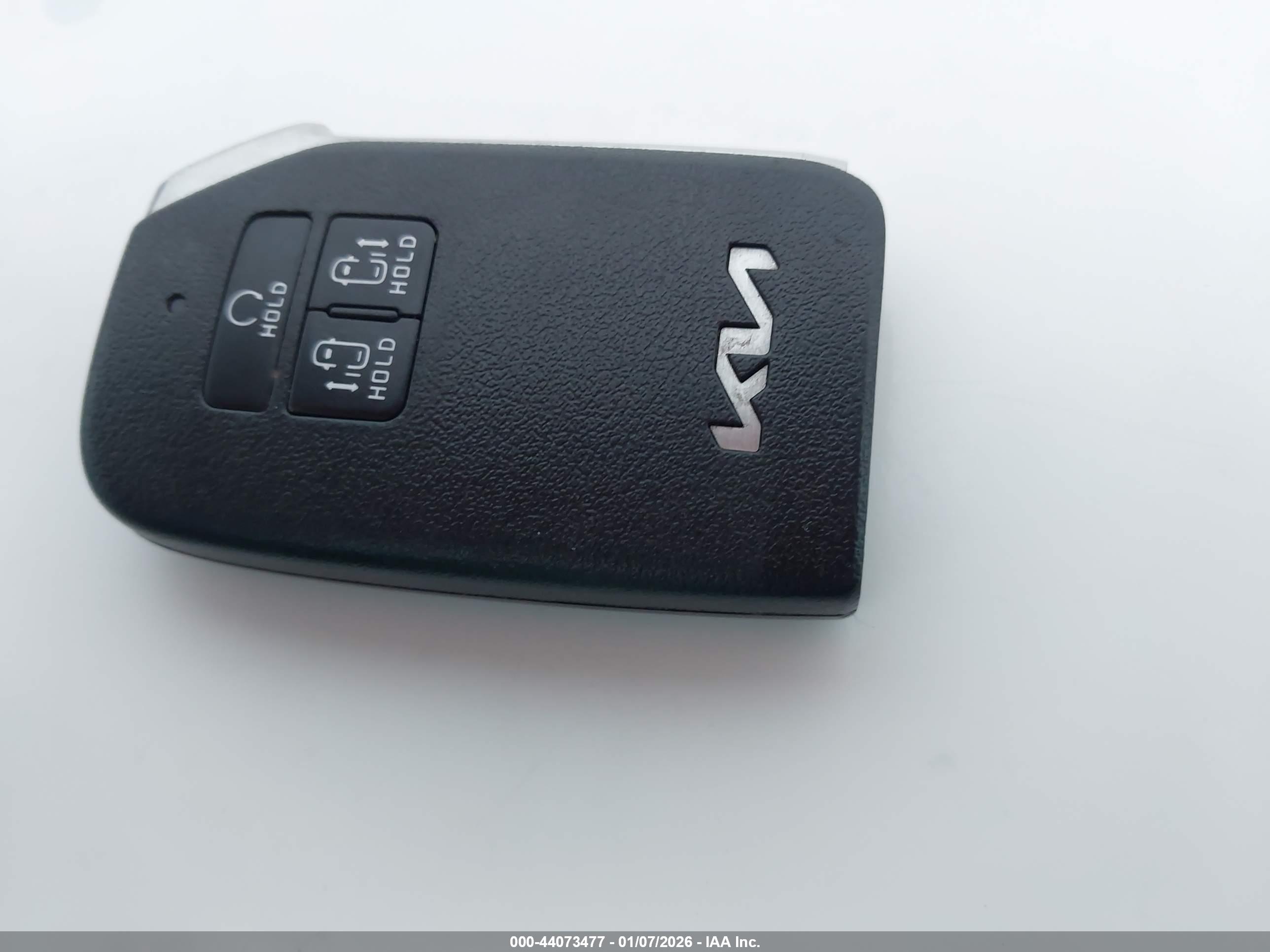 KIA CARNIVAL image 11