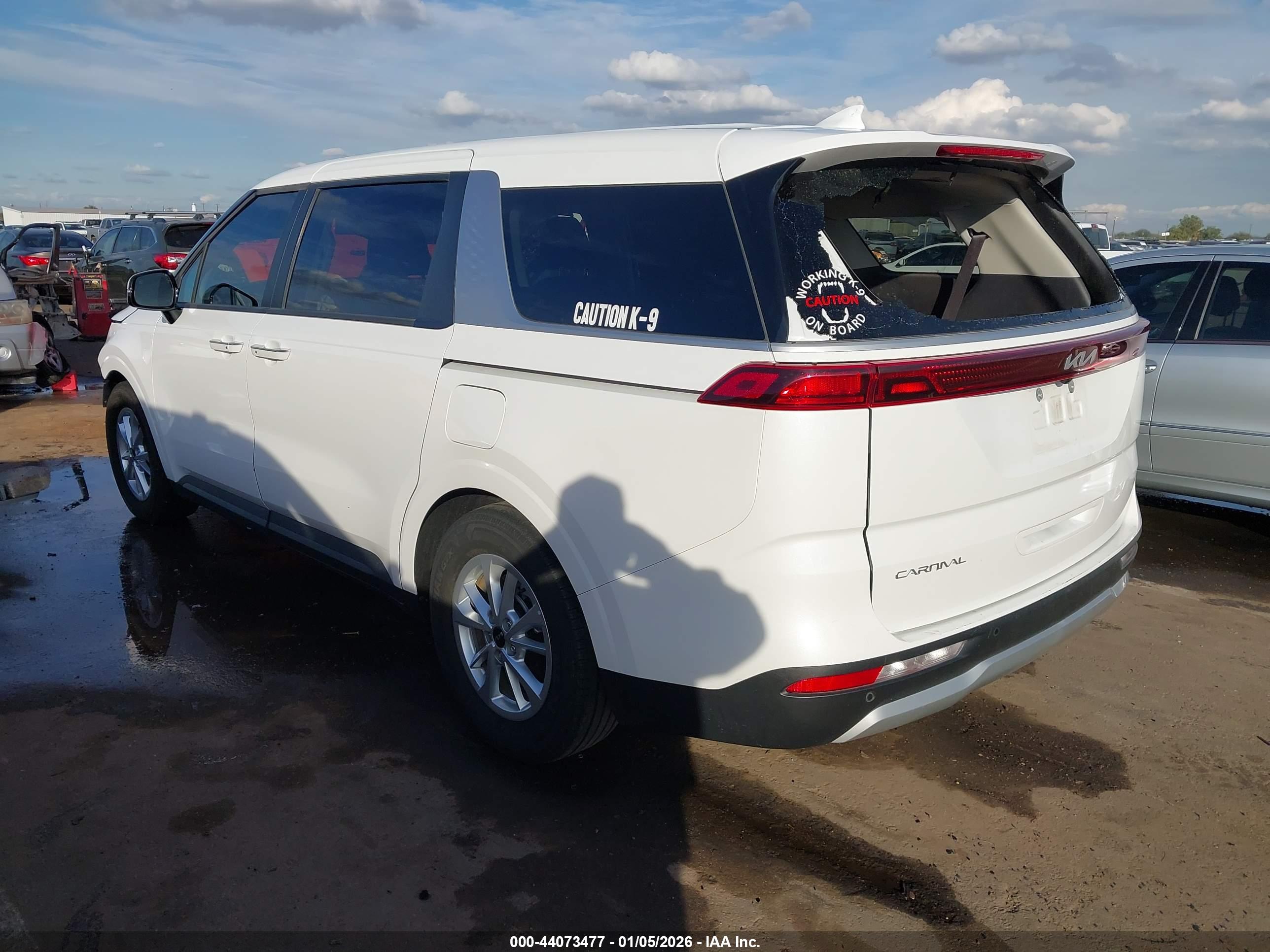 KIA CARNIVAL image 3