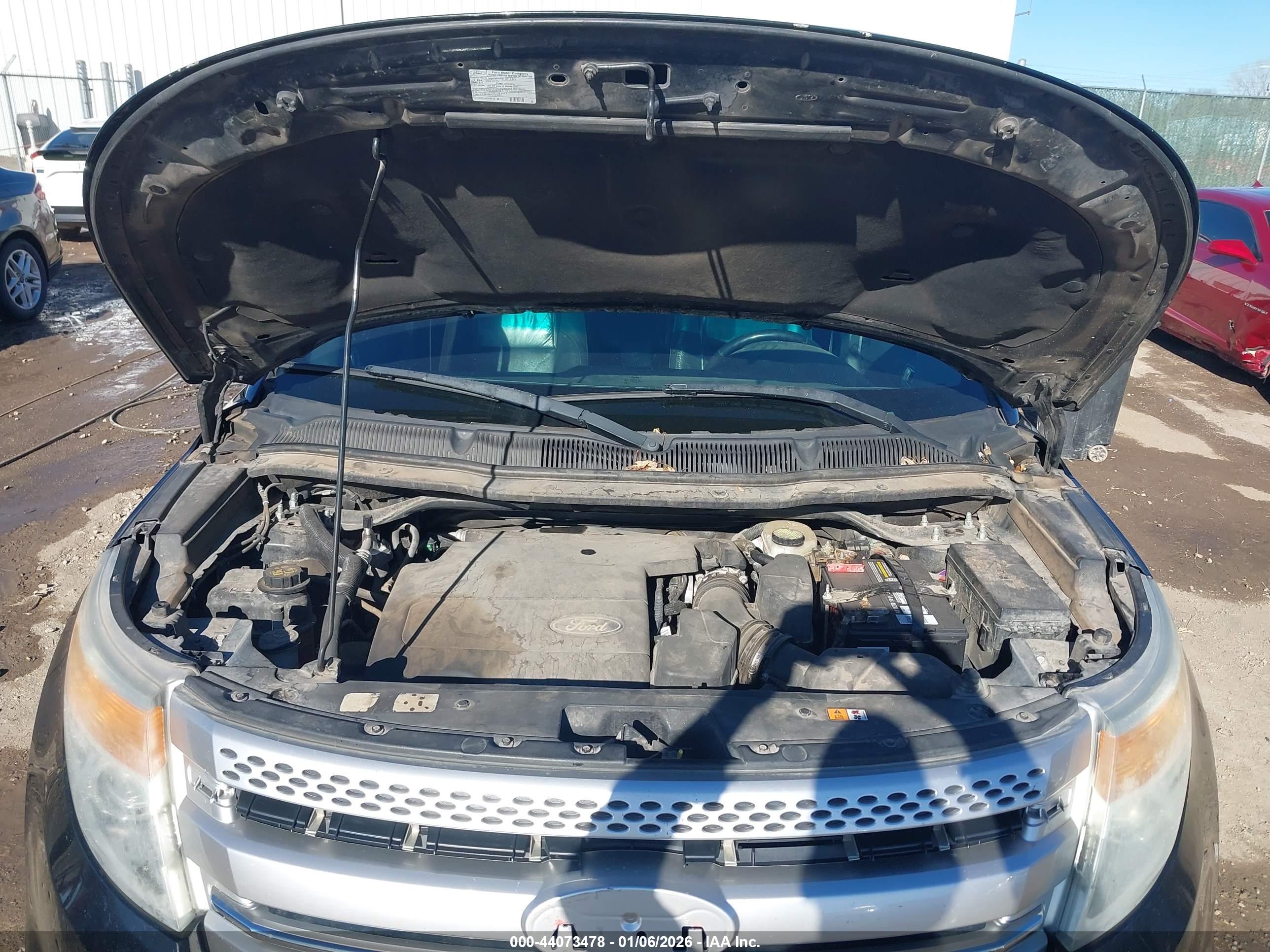 FORD EXPLORER image 10