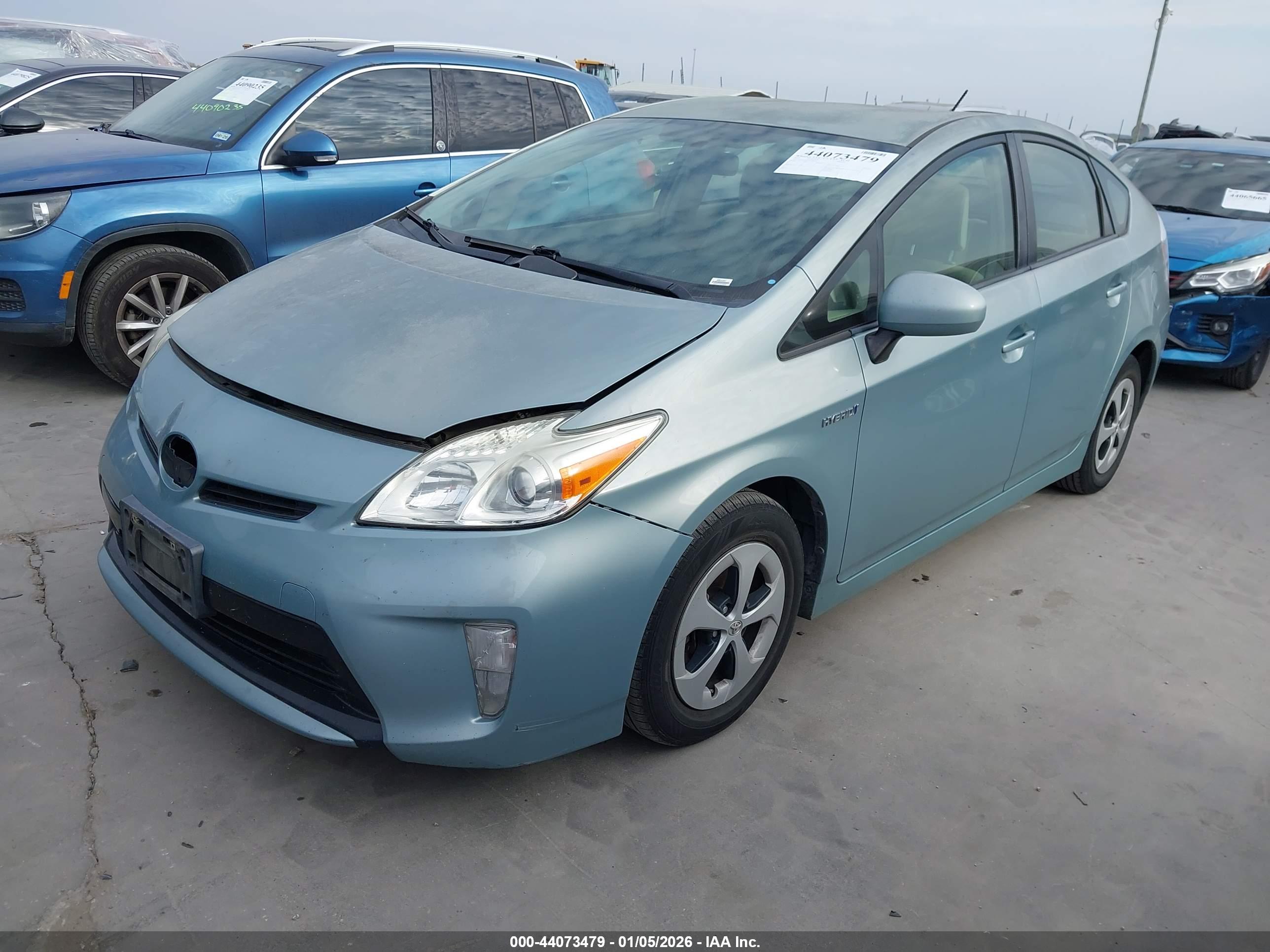 TOYOTA PRIUS image 2
