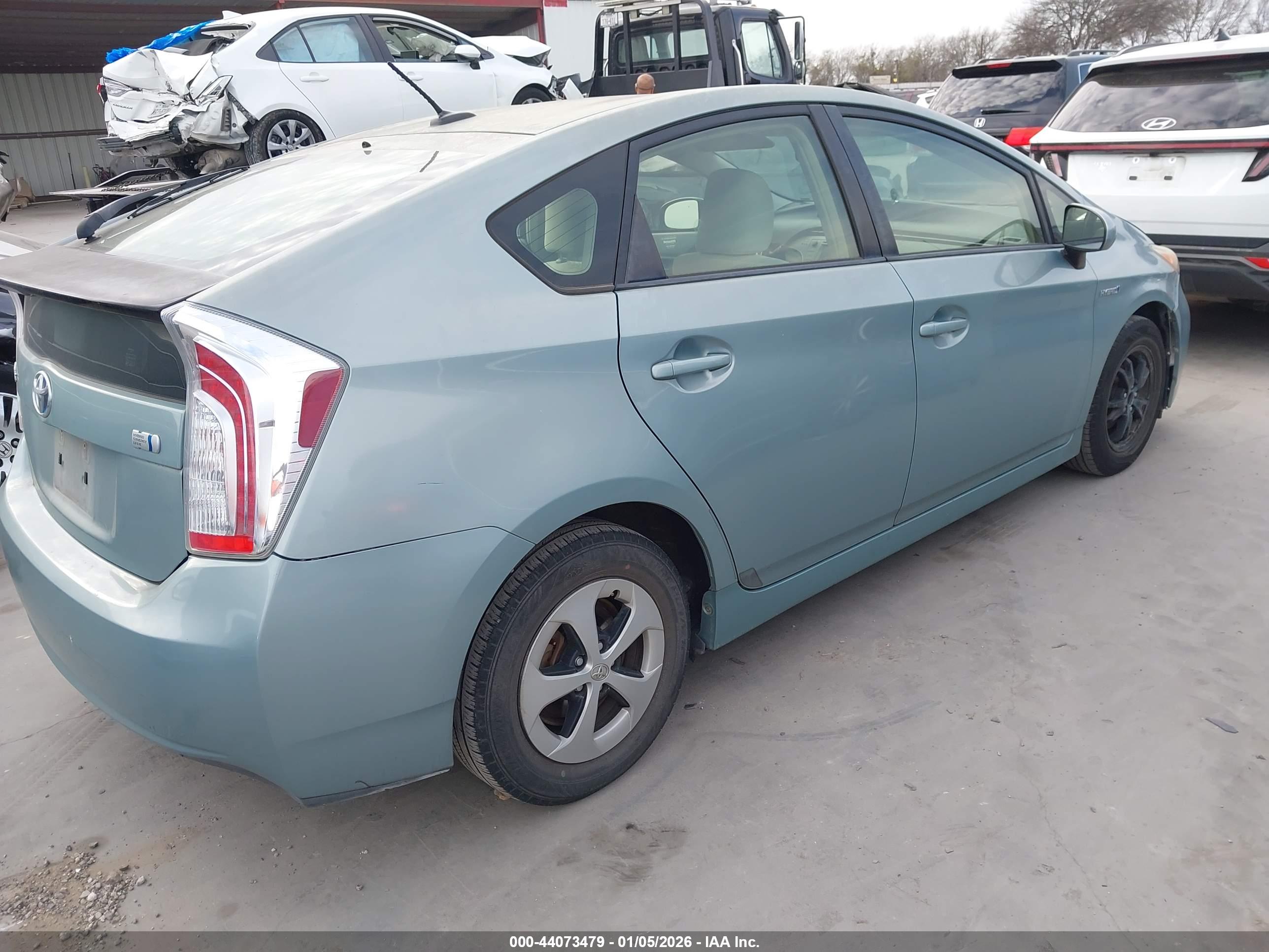 TOYOTA PRIUS image 4